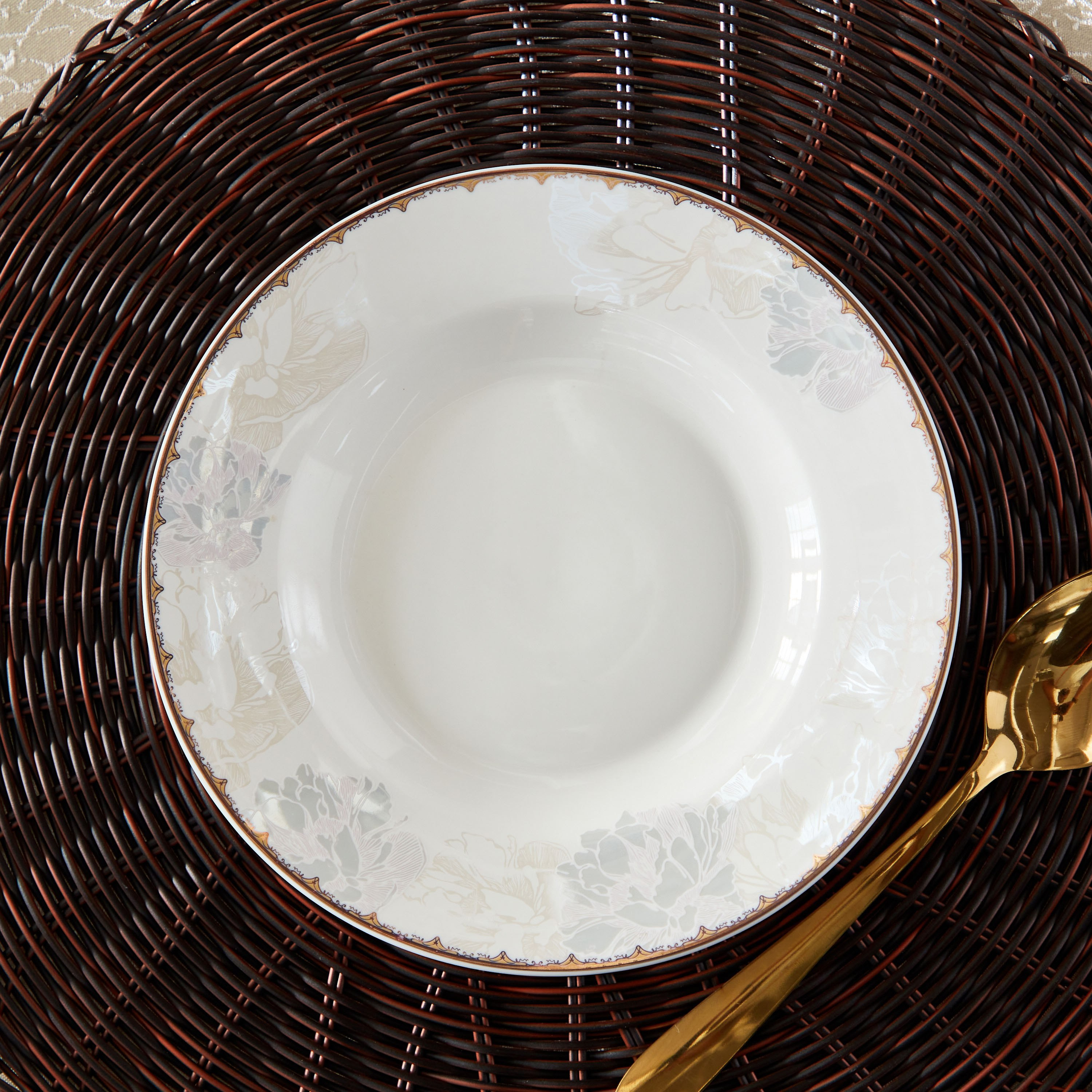 صحن شوربة خزف صيني من كوينز لوتس - 20 سم-hbxdecorandfurnishings-tabletop-crockery-image-1