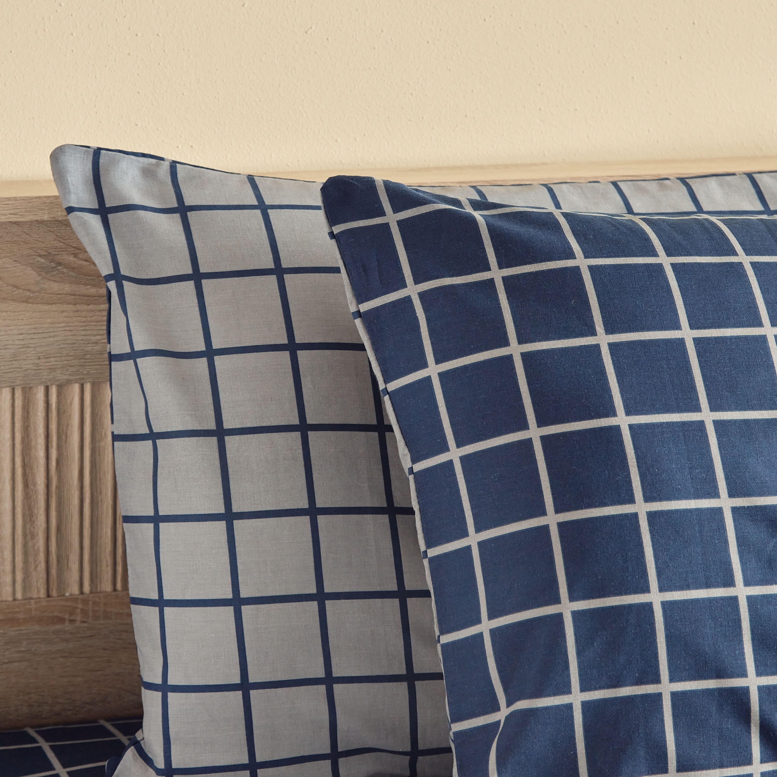 Harry Check Kapas 2-Piece Cotton Pillow Cover Set - 50x75 cm-hbxhomeware-hbxkidsandyouth-image-3