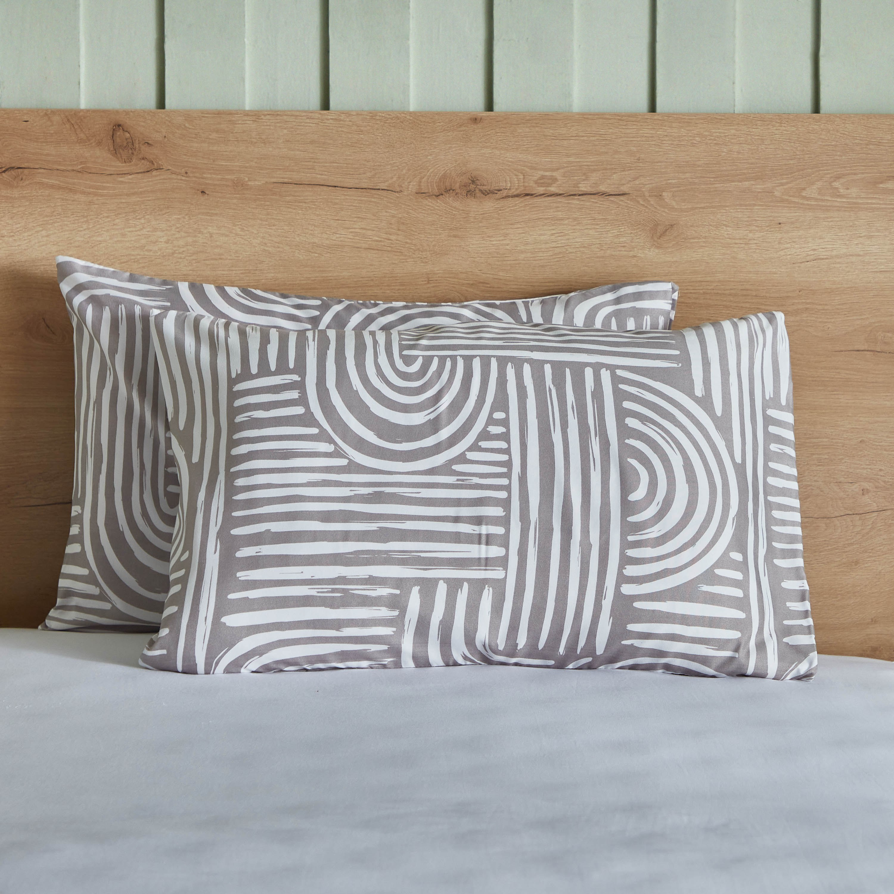 طقم أغطية وسائد بطبعات من الألياف الدقيقة فال من ماتريكس - 50x75 سم-hbxhomeware-hbxbedroom-image-2