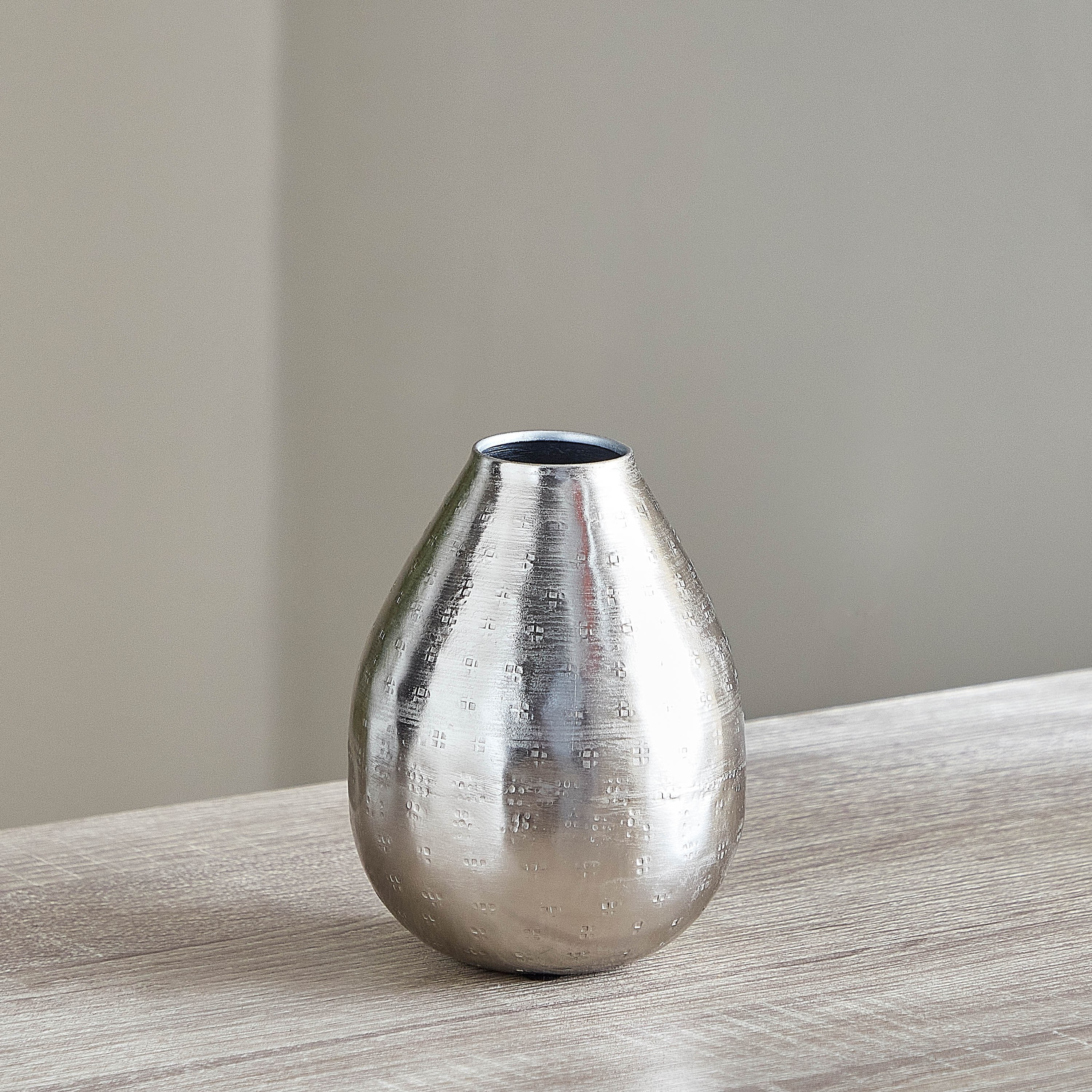 مزهرية معدنية من أفيا - 10x15 سم-hbxbedroom-decorandaccessories-vases-image-2