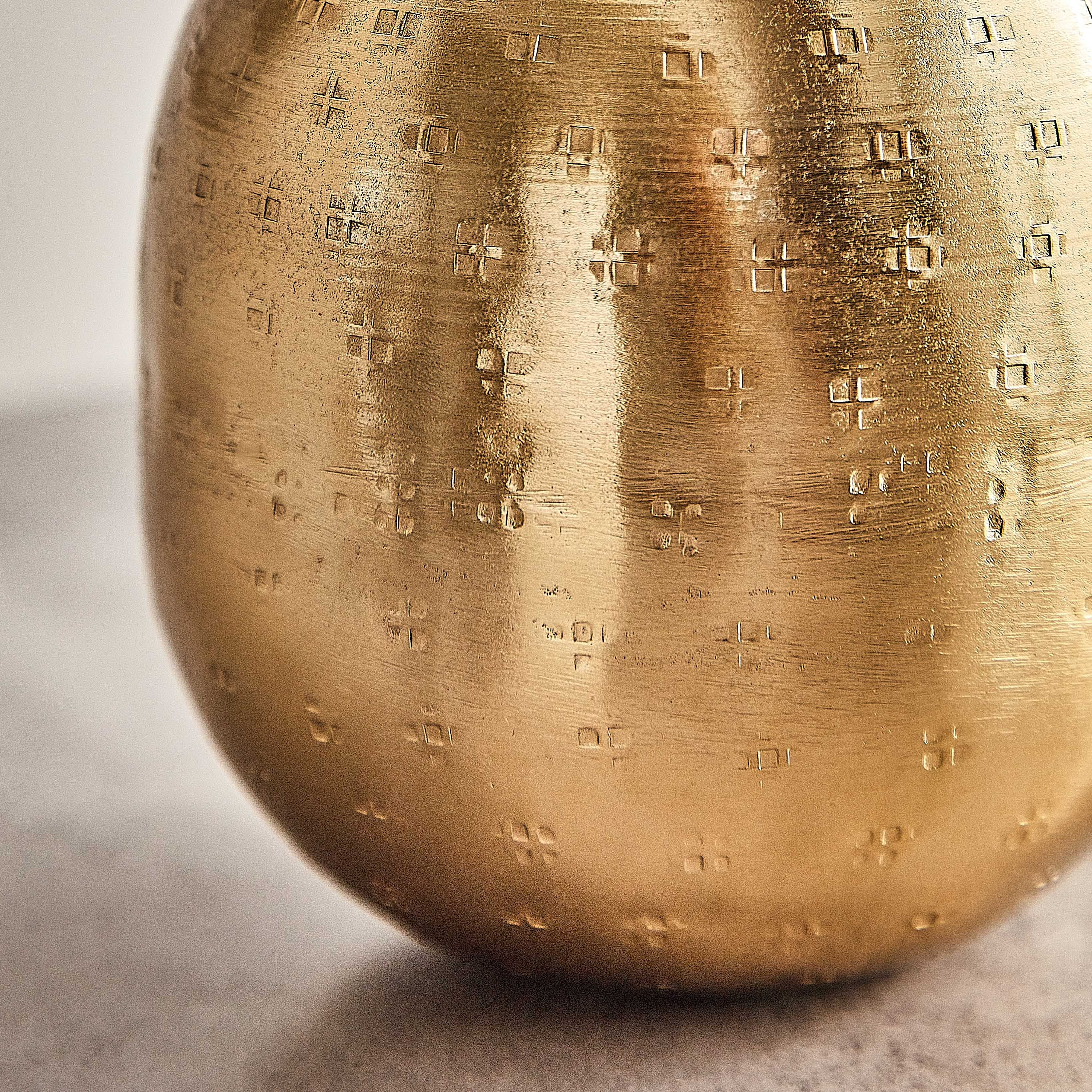 Avya Metal Vase - 10x15 cm-hbxbedroom-decorandaccessories-vases-image-4