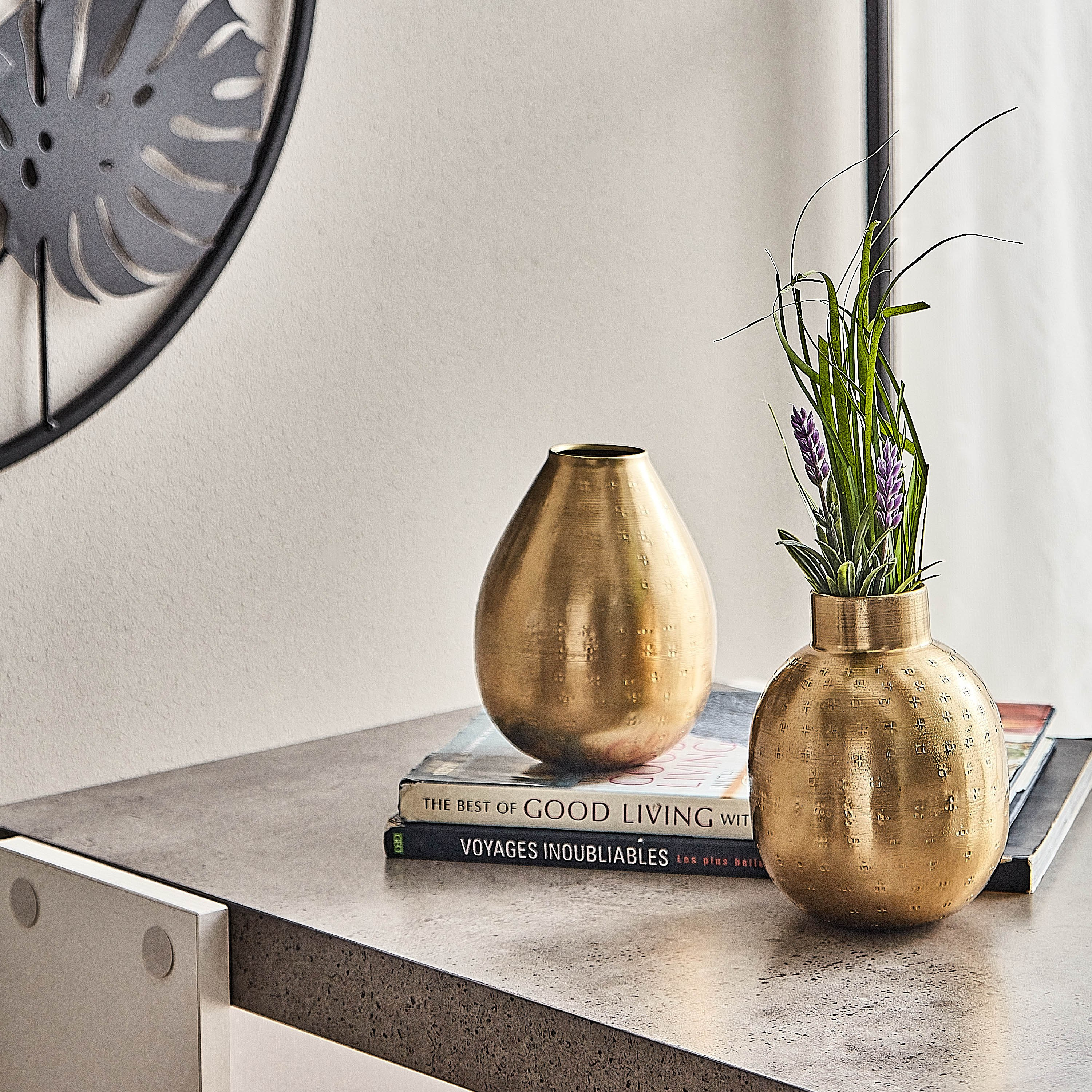 Avya Metal Vase - 10x15 cm-hbxbedroom-decorandaccessories-vases-image-5