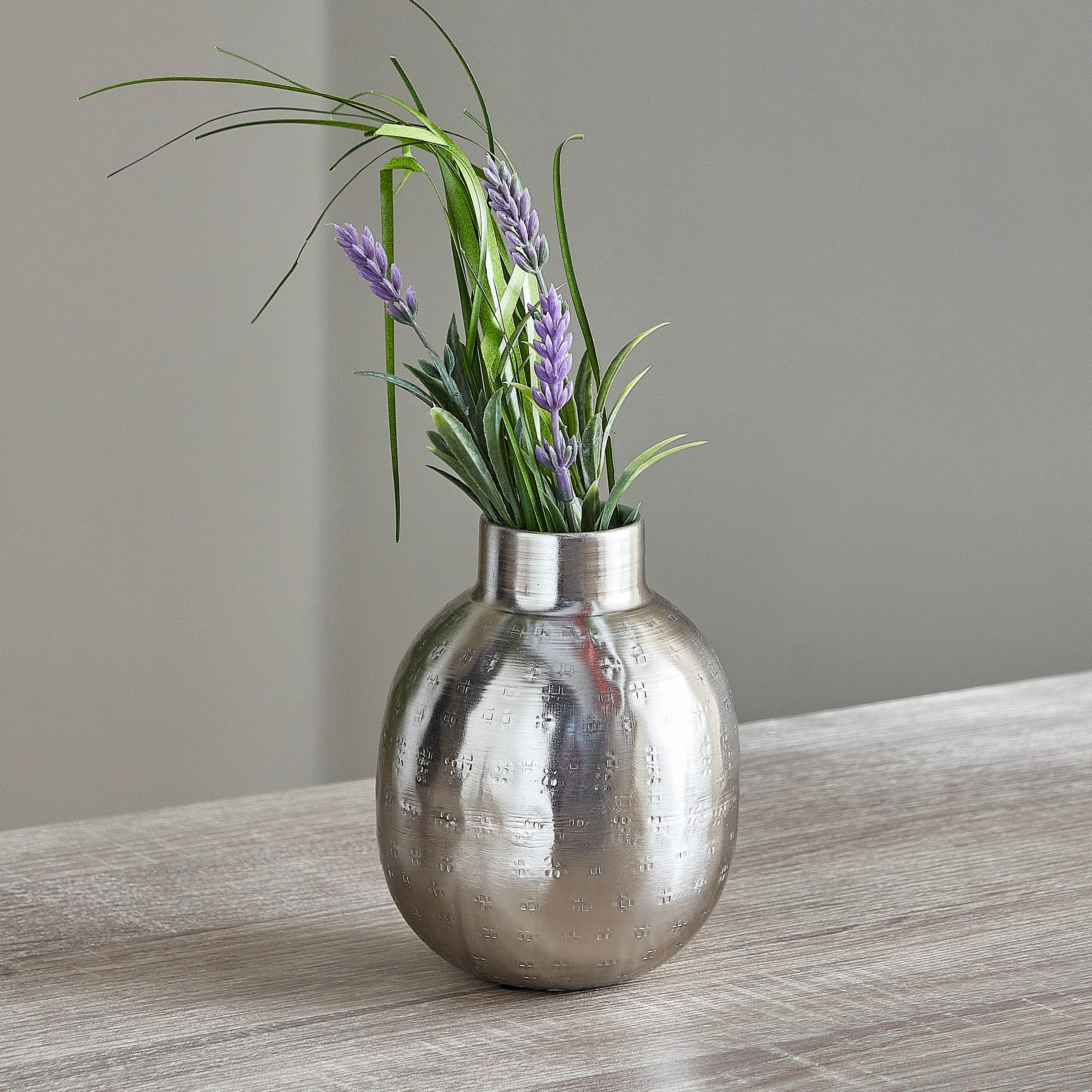 مزهرية معدن من أفيا - 10x15 سم-hbxbedroom-decorandaccessories-vases-image-1