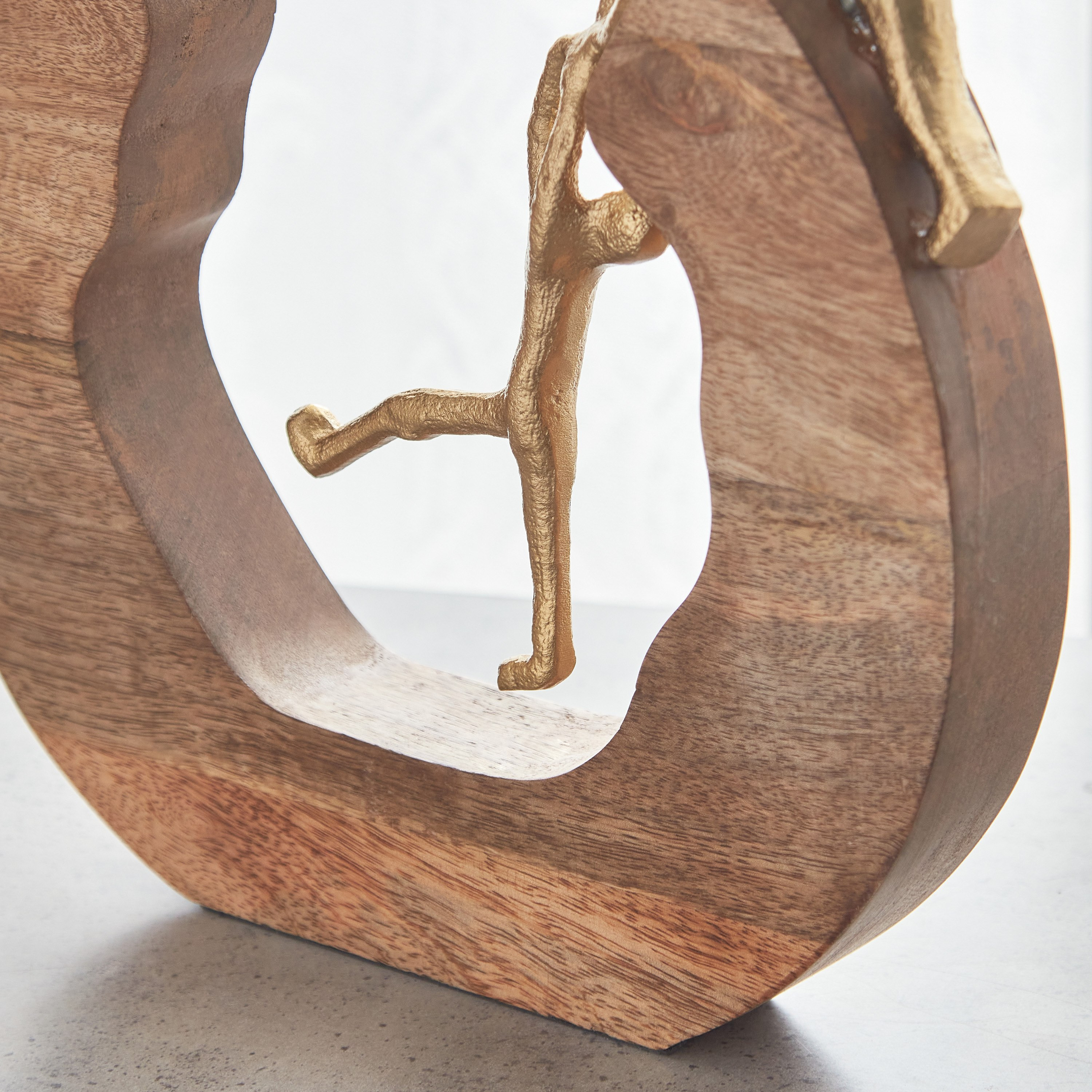 تمثال معدن وخشب من أودين - 28x4x27 سم-hbxhomeware-homedecor-figurinesandornaments-image-4