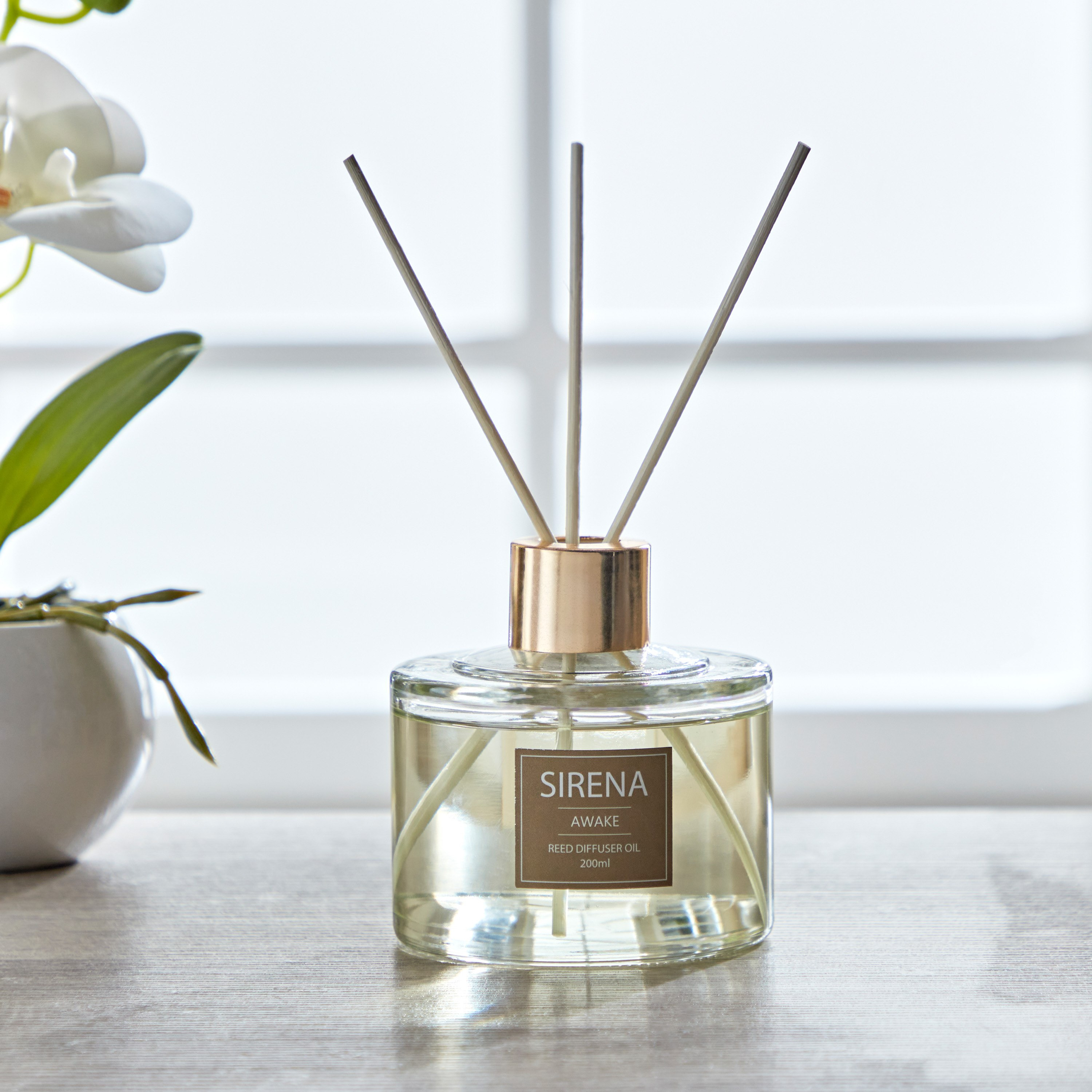 طقم موزع عطر عيدان مونوكروم كلاسيكس أويك من سيرينا - 200 مل-PROMO_HB_AE_B1G1_250925-image-1