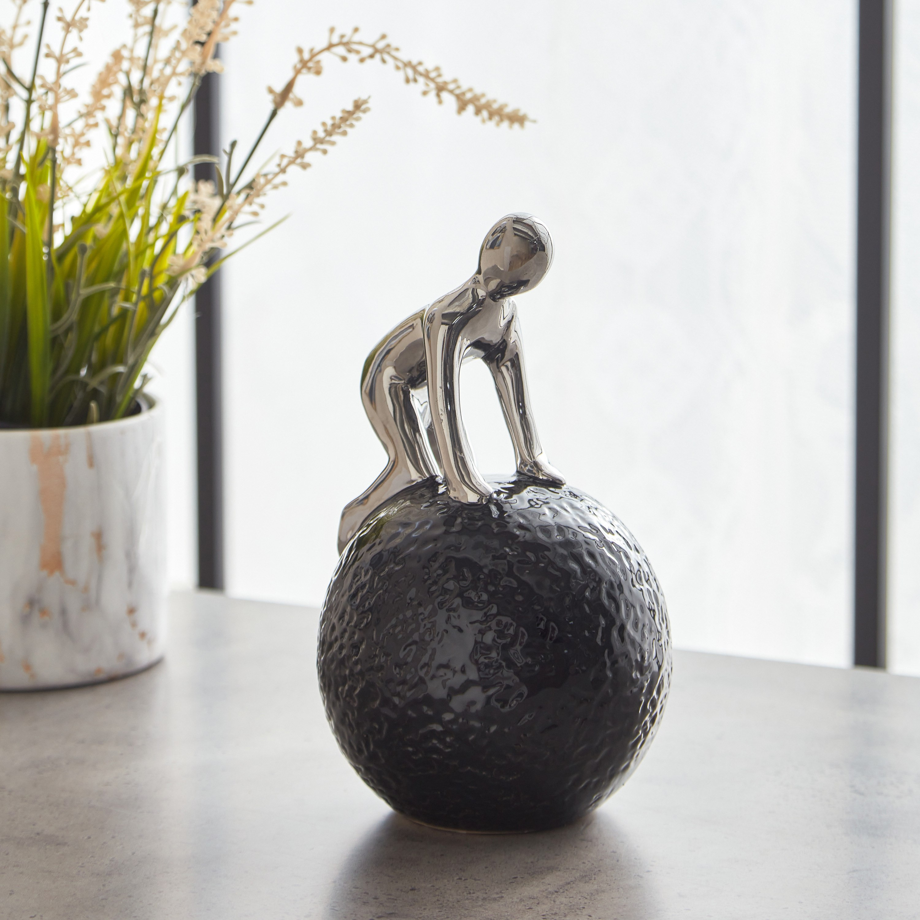 قطعة ديكور سيراميك من سيف - 11.5x11x19 سم-hbxhomeware-homedecor-figurinesandornaments-image-1