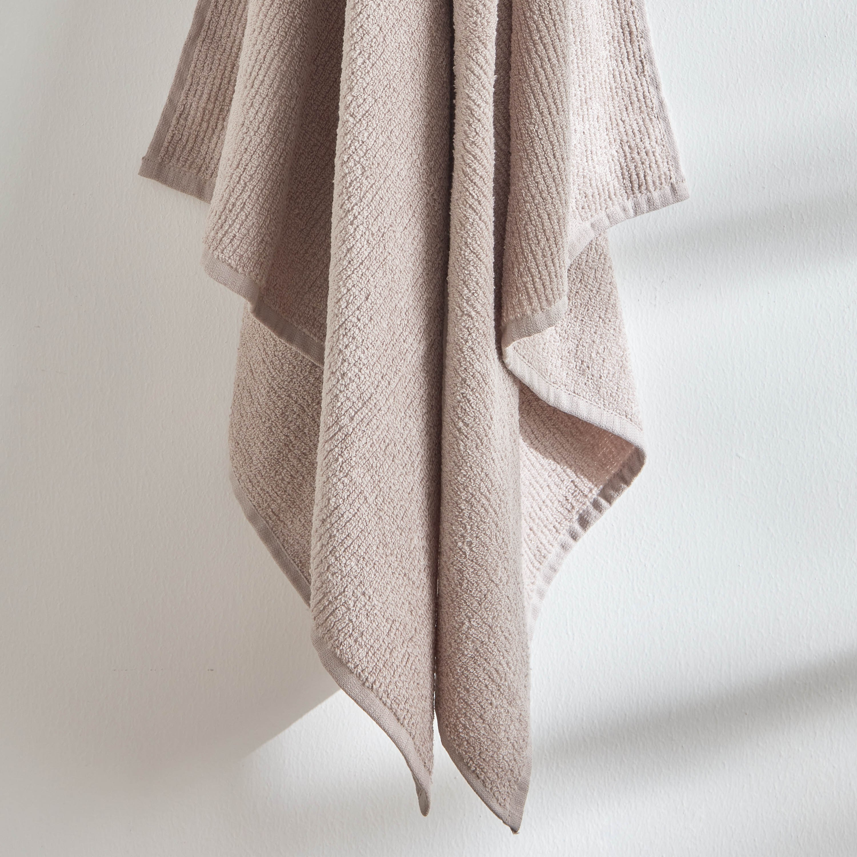 منشفة حمام قطن خالية من الالتواءات من كلاود تاتش - 70x140 سم-hbxbathroom-bathroomtextiles-image-4