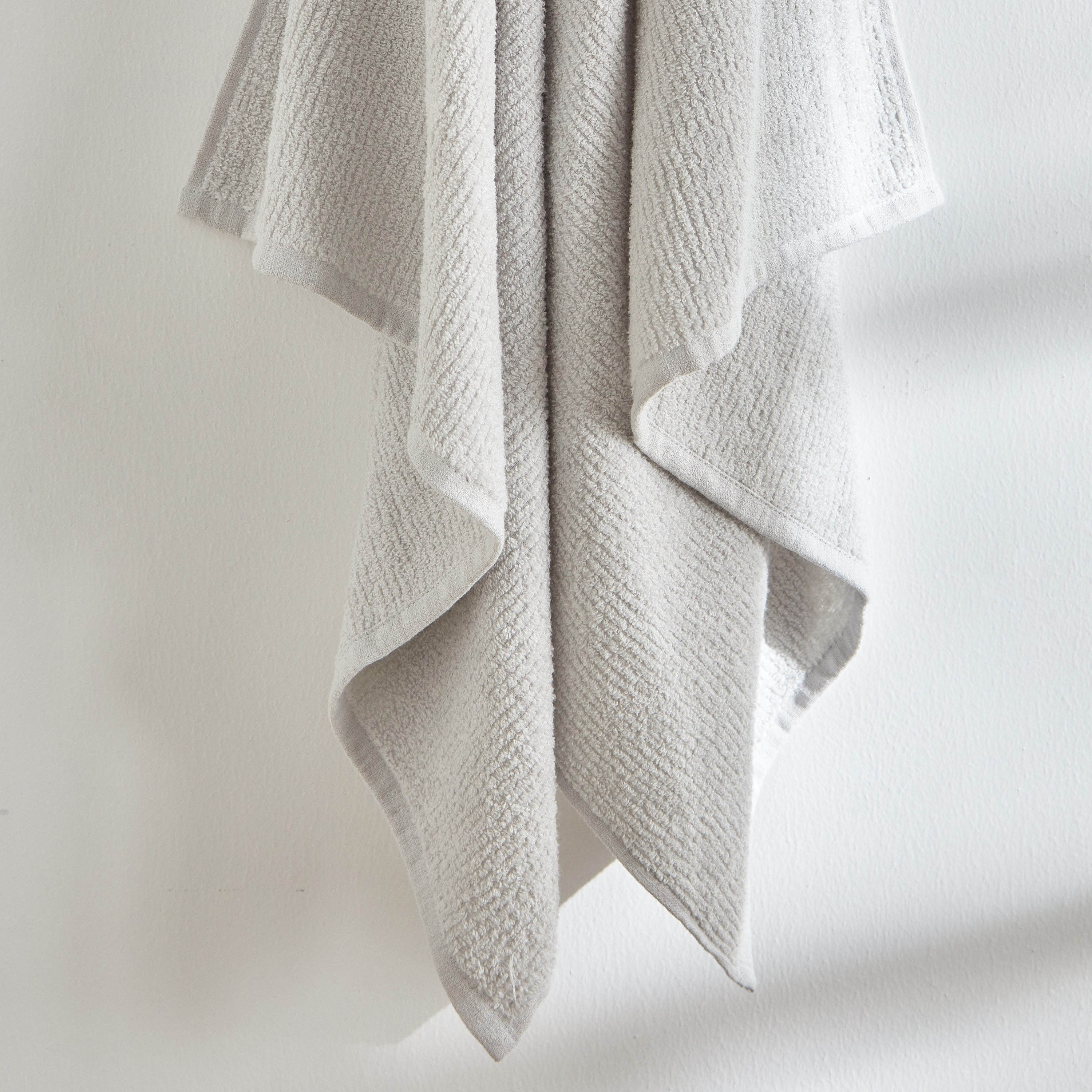 منشفة حمام قطن خالية من الالتواءات من كلاود تاتش - 70x140 سم-hbxbathroom-bathroomtextiles-image-4