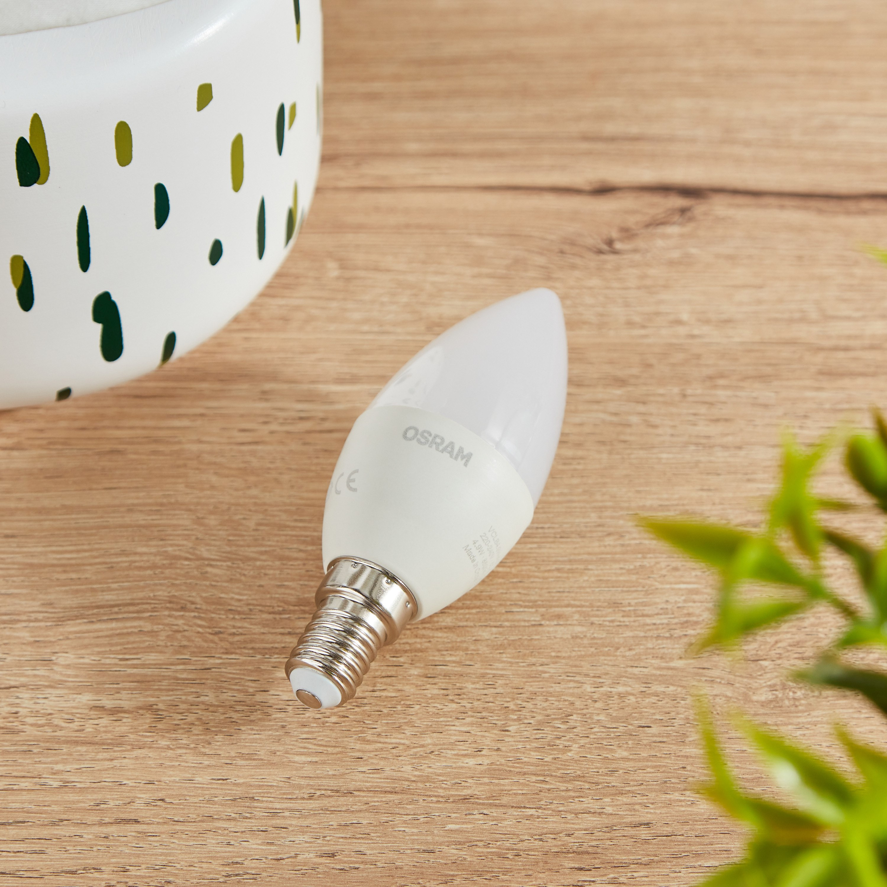 لمبة CLSB40 إل إي دي - E141026 49 واط ضوء نهاري من أوسرام-hbxbedroom-lighting-lightingaccessories-image-1