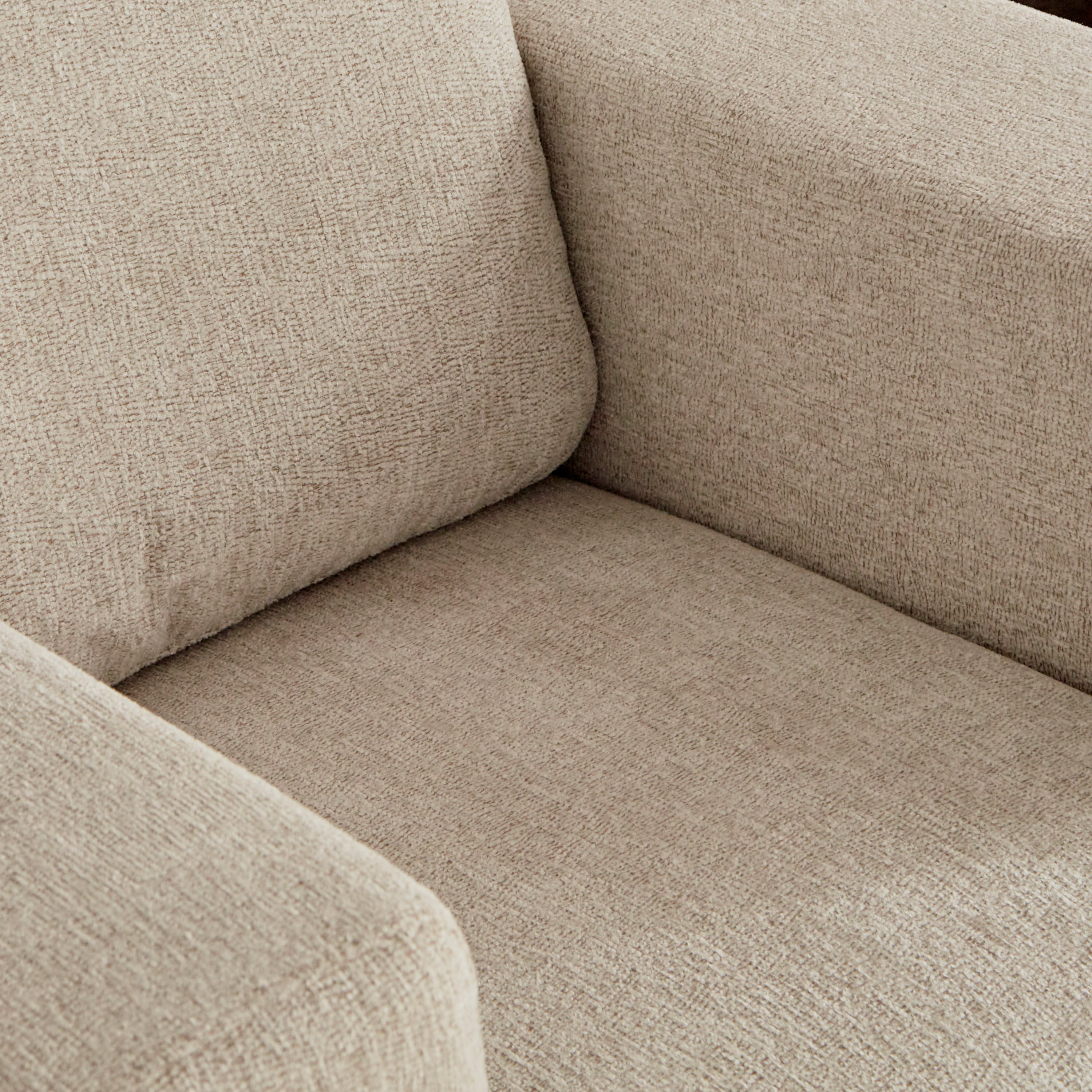 كرسي قماش بذراعين ووسادة من كاثي-hbxlivingroom-sofasandarmchairs-sofas-image-6