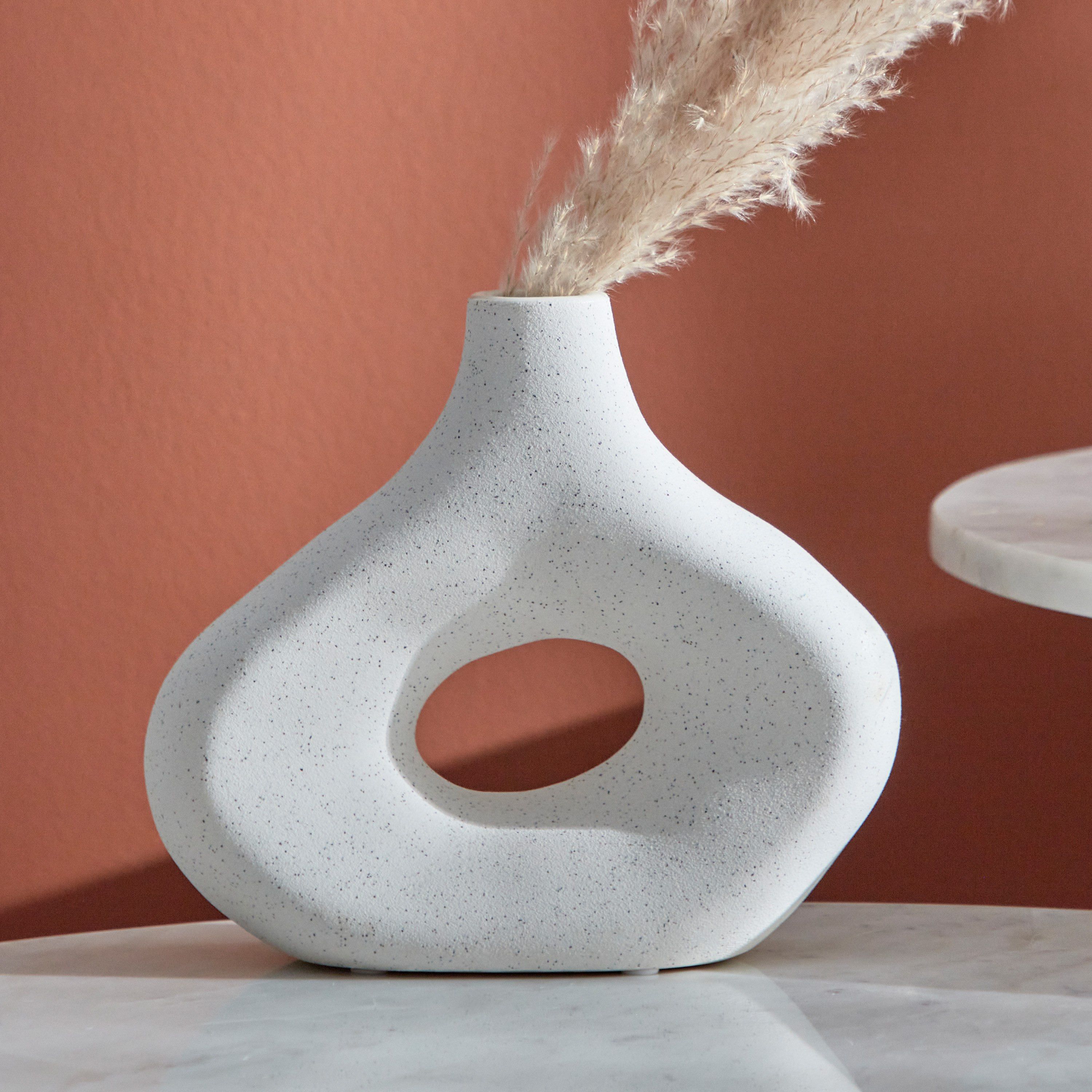 مزهرية سيراميك مودرن من سانسا - 20.5x8.5x18.5 سم-hbxbedroom-decorandaccessories-vases-image-1