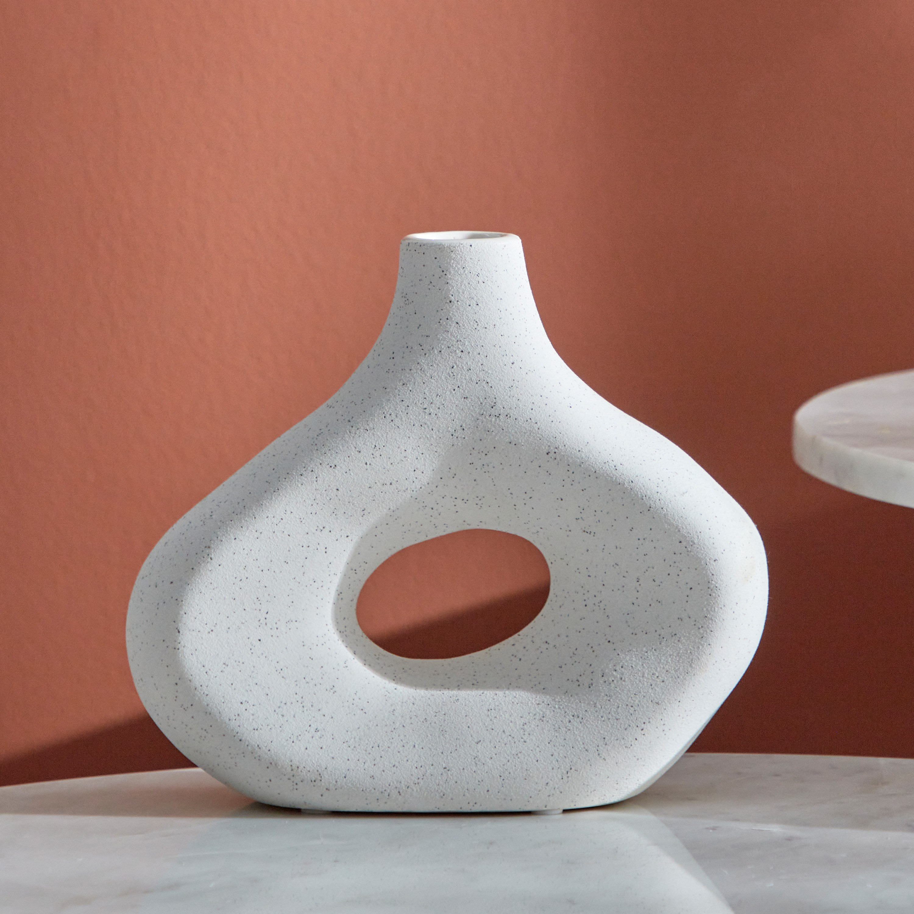 مزهرية سيراميك مودرن من سانسا - 20.5x8.5x18.5 سم-hbxbedroom-decorandaccessories-vases-image-2