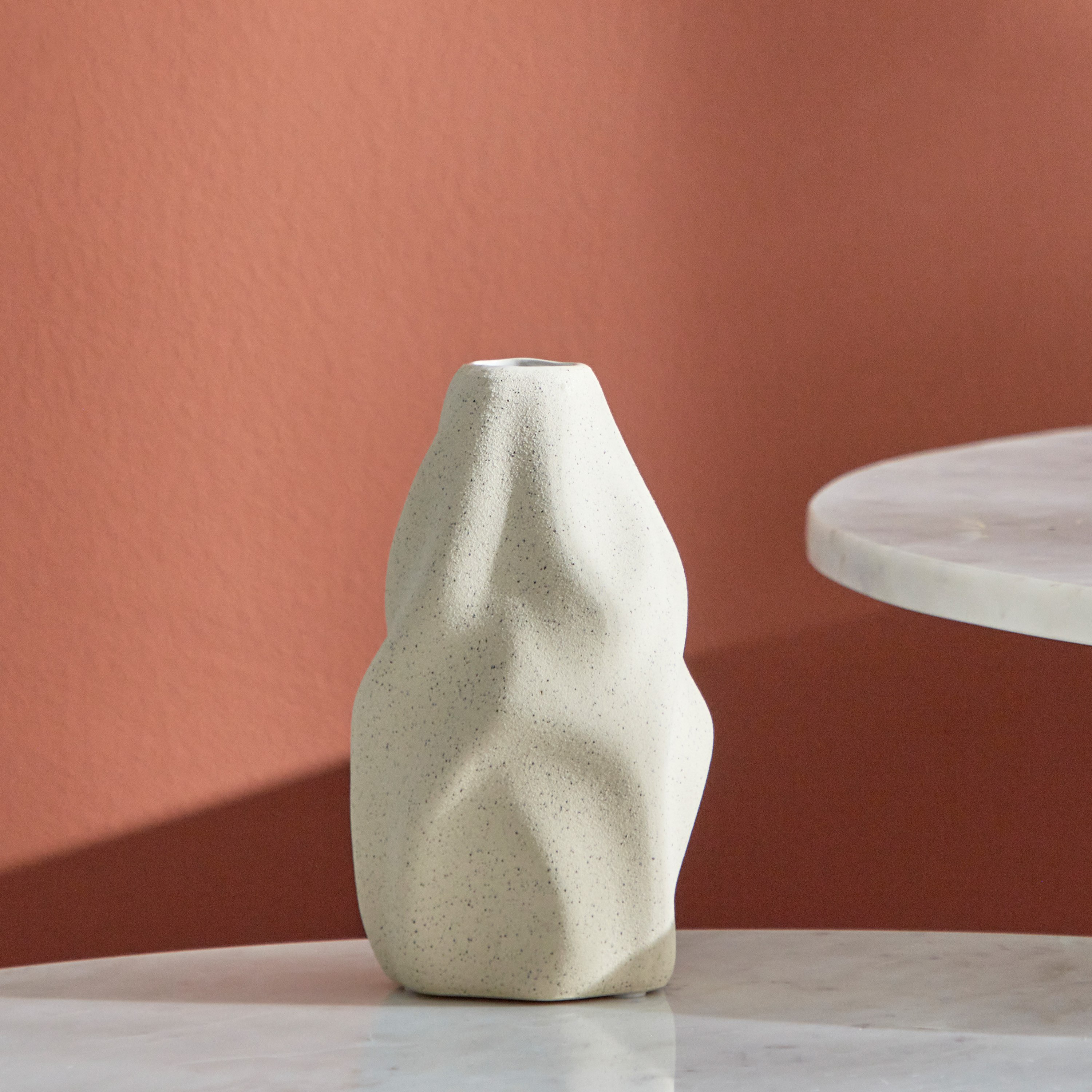 مزهرية سيراميك من سانسا - 10.5x8.5x16 سم-hbxbedroom-decorandaccessories-vases-image-2