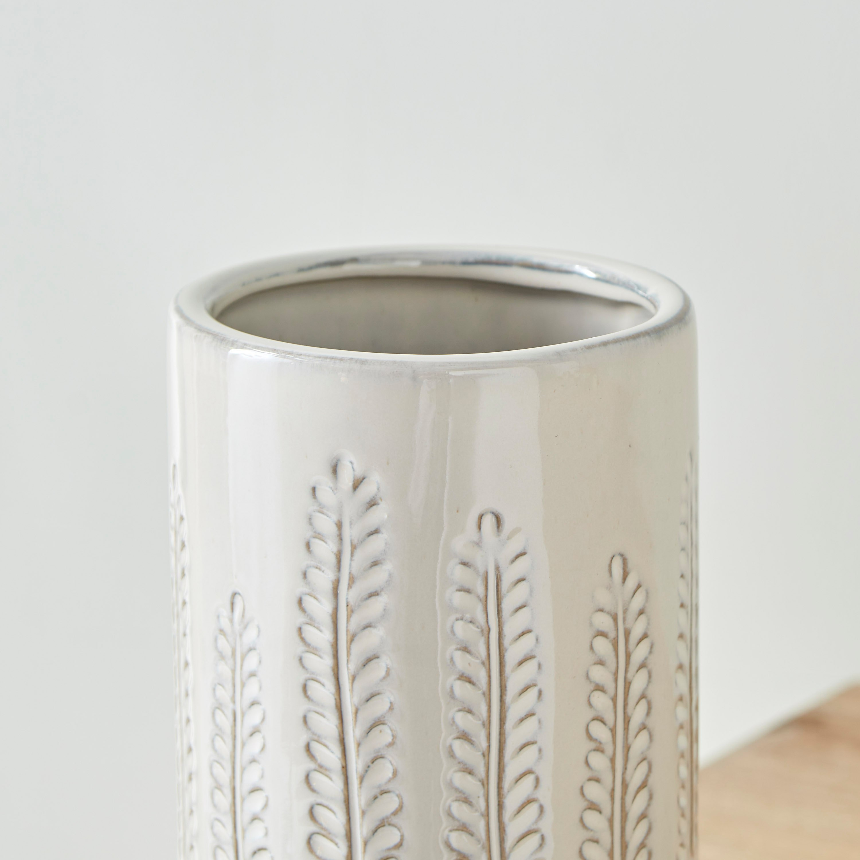 مزهرية سيراميك بارزة الملمس من سانسا - 12x12x26 سم-hbxbedroom-decorandaccessories-vases-image-3