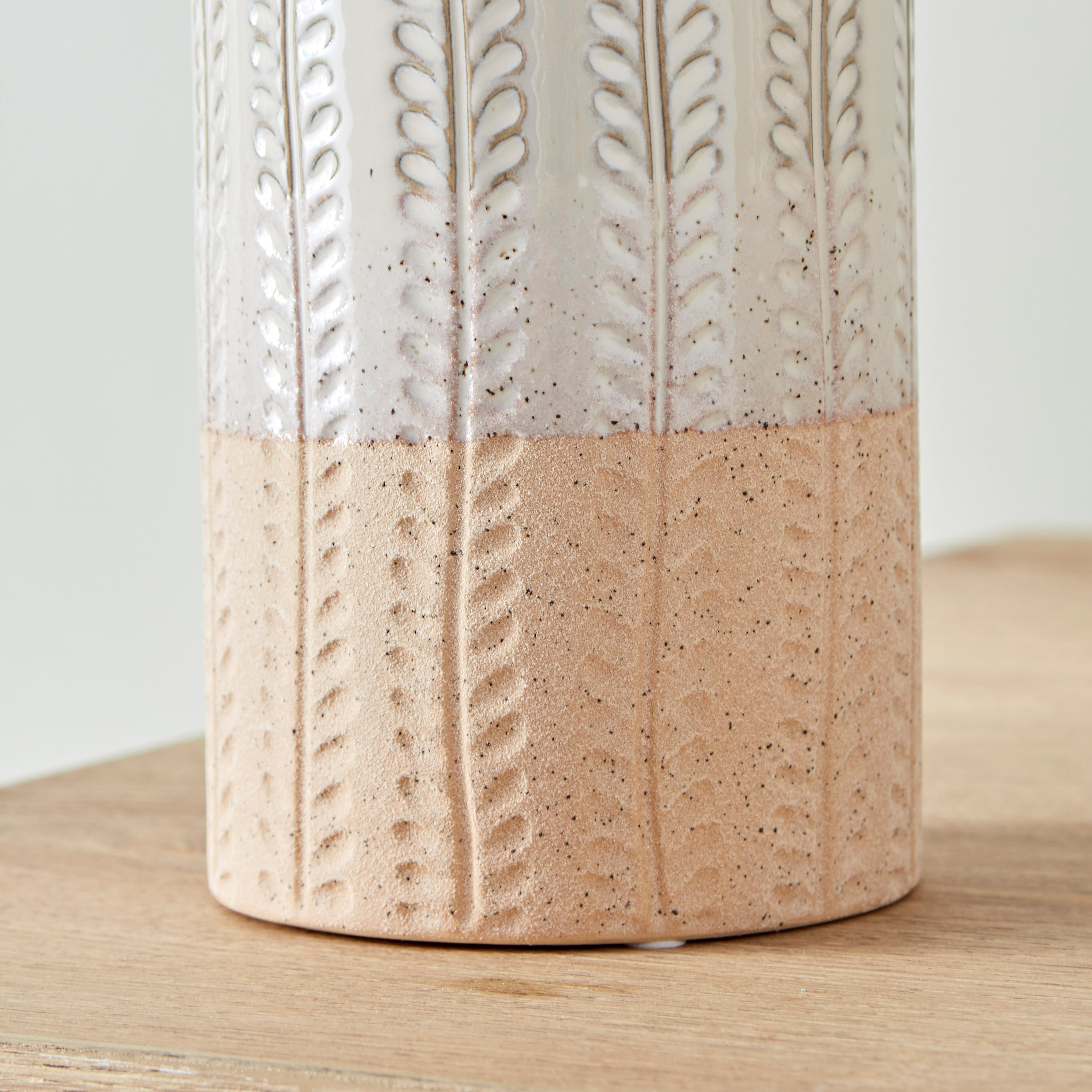 مزهرية سيراميك بارزة الملمس من سانسا - 12x12x26 سم-hbxbedroom-decorandaccessories-vases-image-4