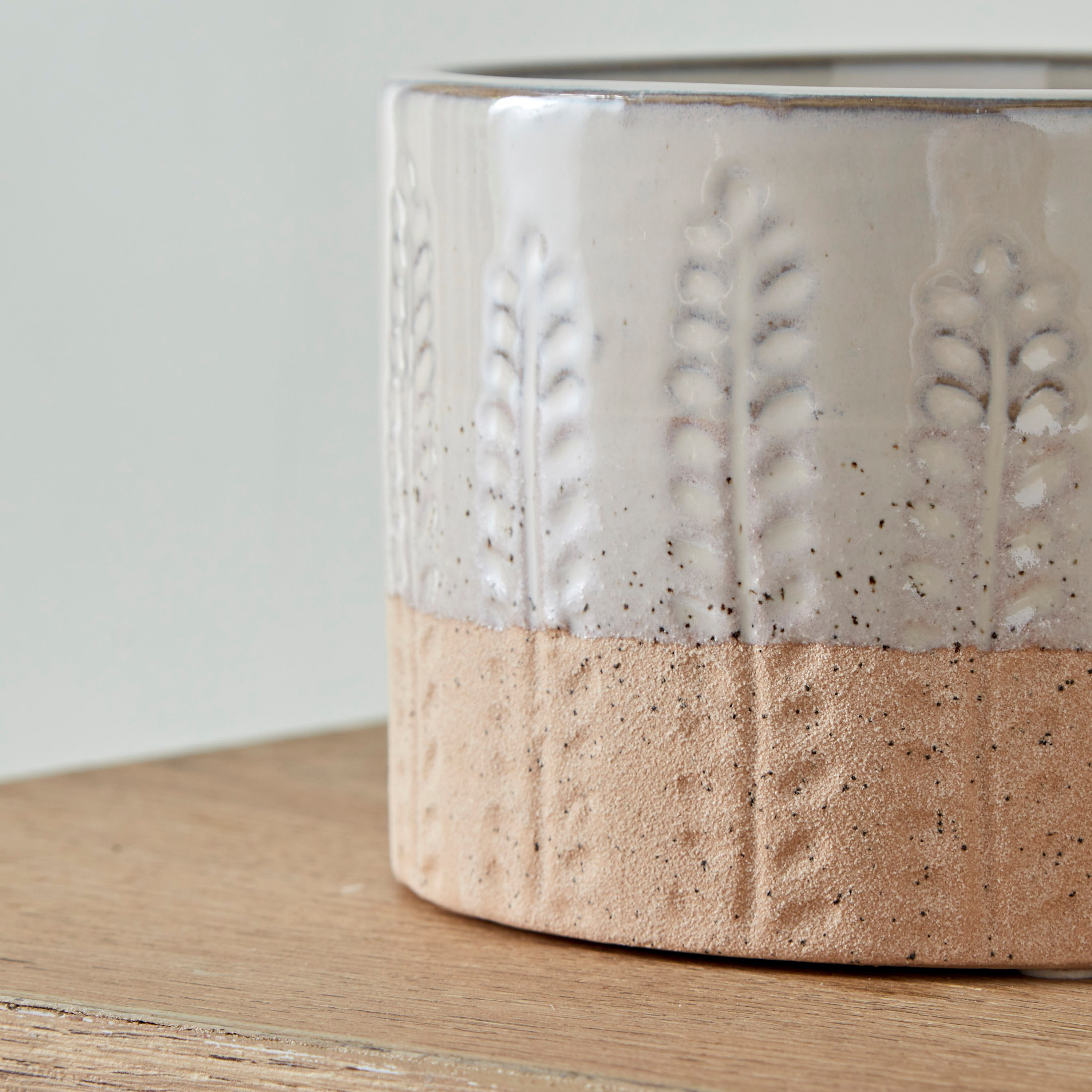 إناء زرع سيراميك بارز الملمس من سانسا - 15x15x10 سم-hbxbedroom-decorandaccessories-vases-image-4