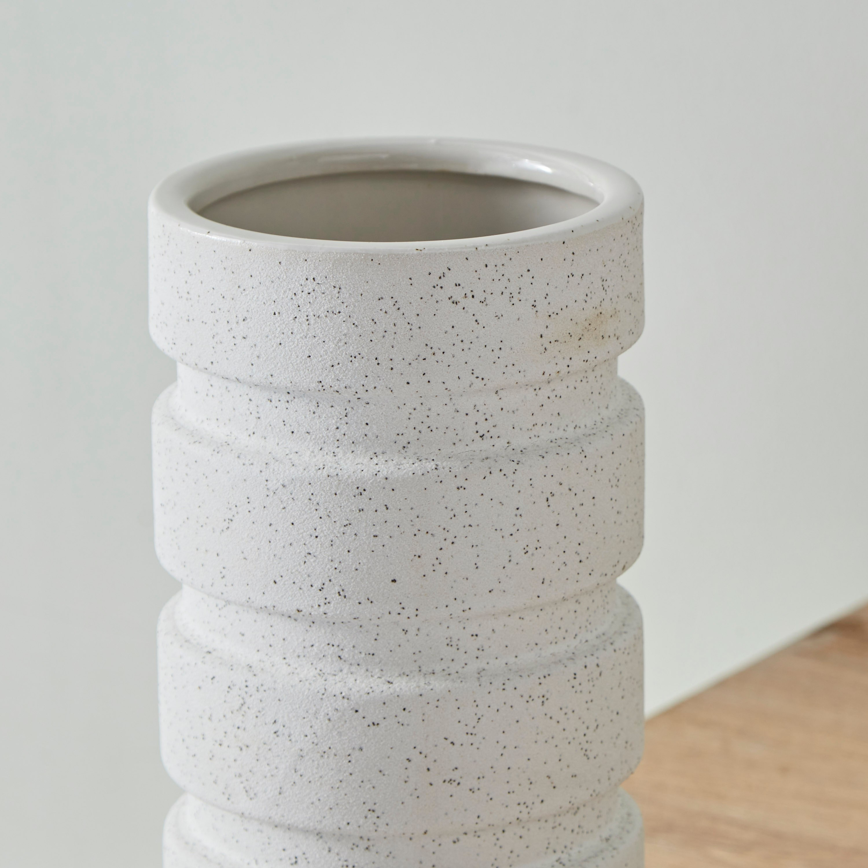 مزهرية سيراميك من سانسا - 15x15x25 سم-hbxbedroom-decorandaccessories-vases-image-3