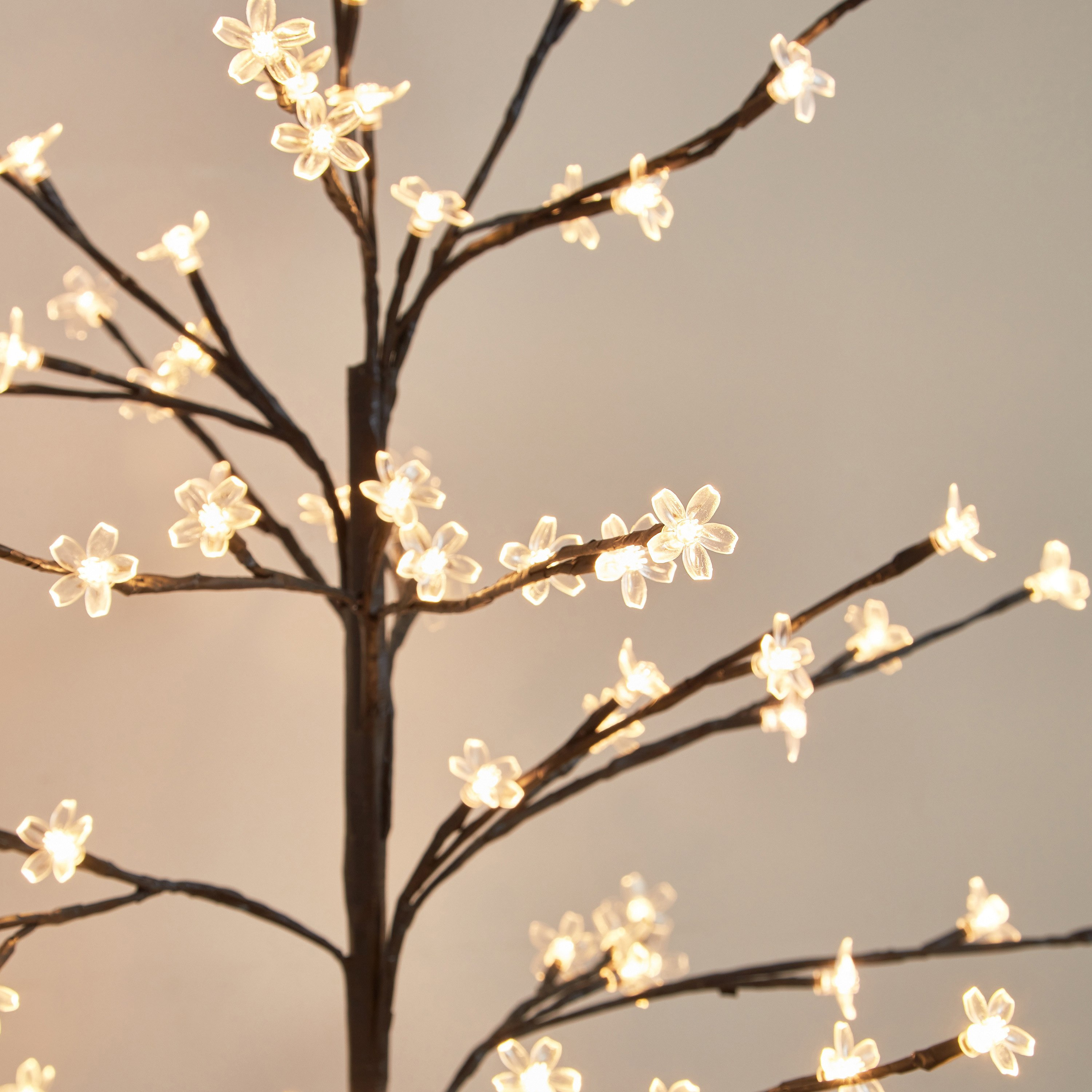 شجرة ديكور بـ 96 لمبة إل إي دي من كات - 120 سم-hbxdiningroom-lighting-decorativesandstringlights-image-3