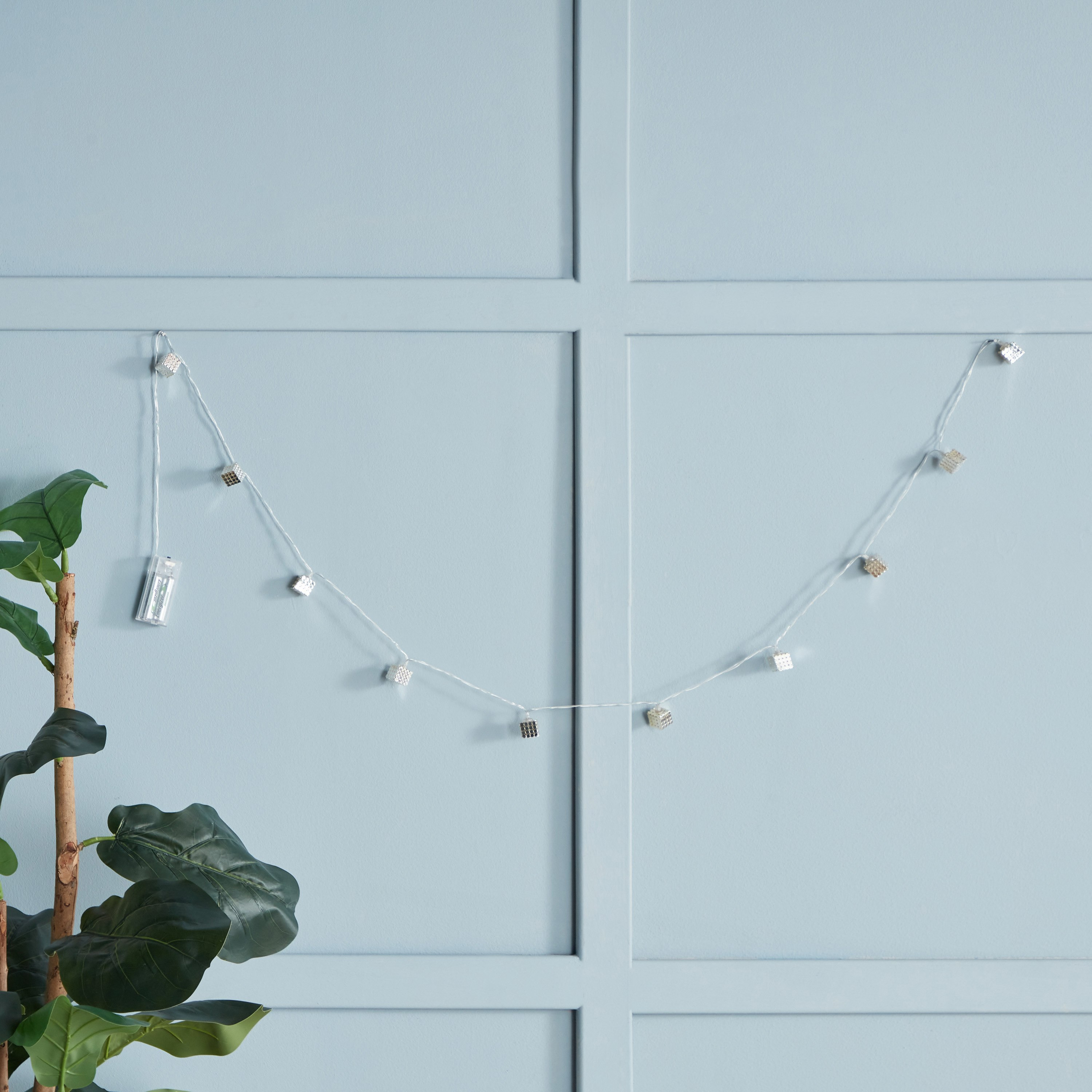 شريط إضاءة إل إي دي من كات - 165 سم-hbxdiningroom-lighting-decorativesandstringlights-image-2
