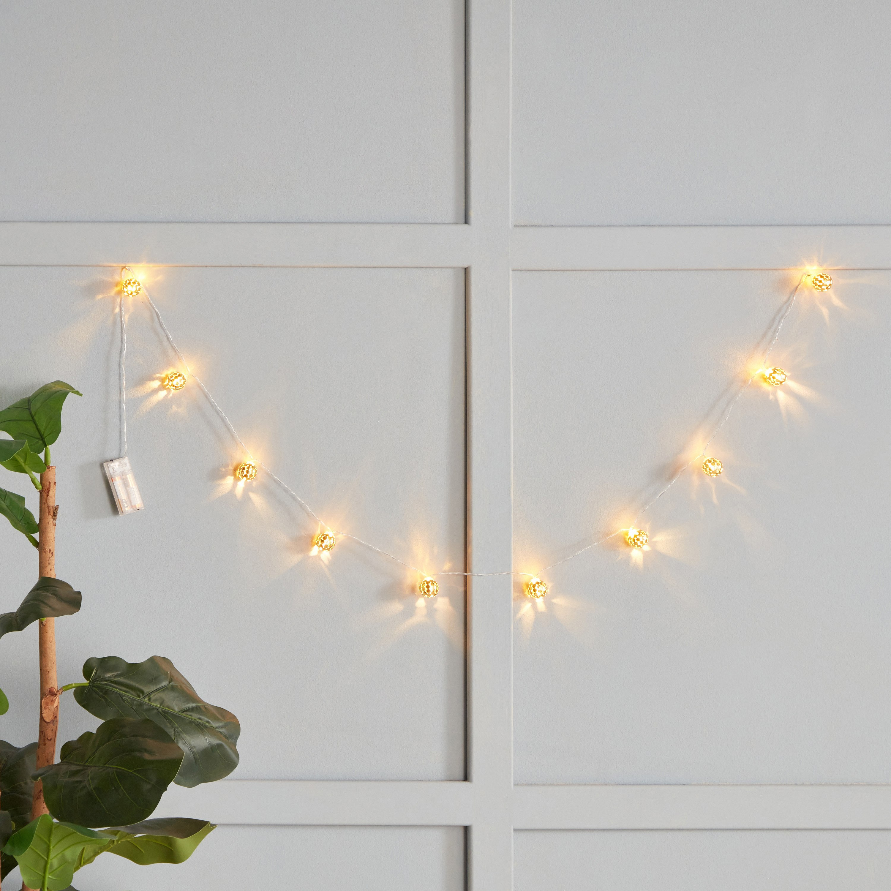 شريط إضاءة إل إي دي مزيّن من كات - 165 سم-hbxdiningroom-lighting-decorativesandstringlights-image-1