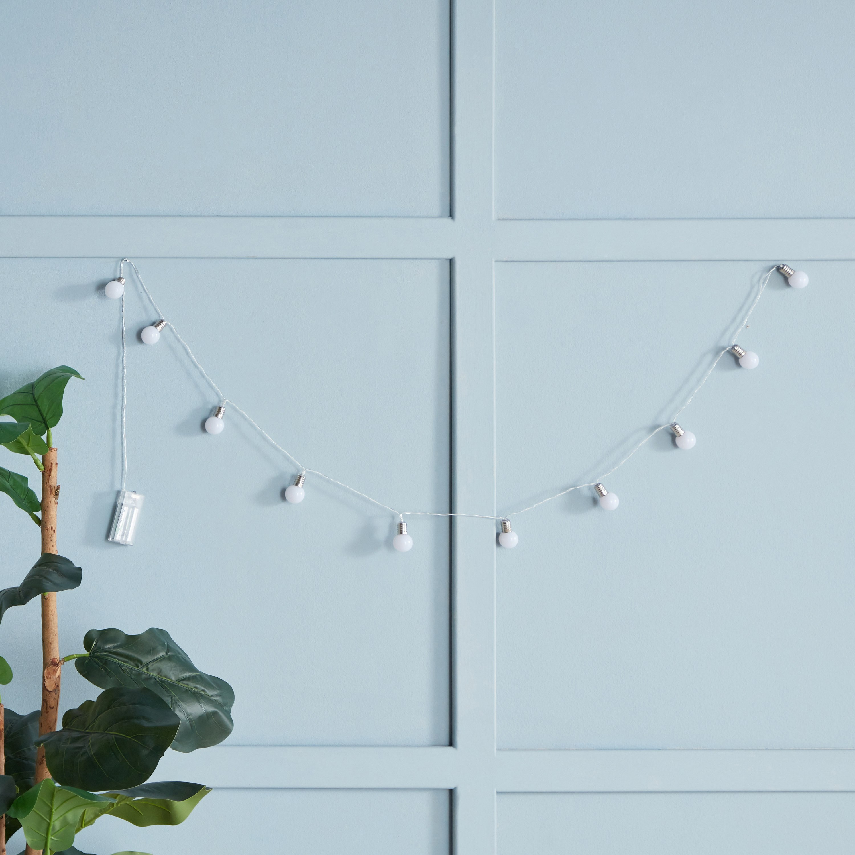 Kat LED Bulb String Light - 165 cm-hbxdiningroom-lighting-decorativesandstringlights-image-2