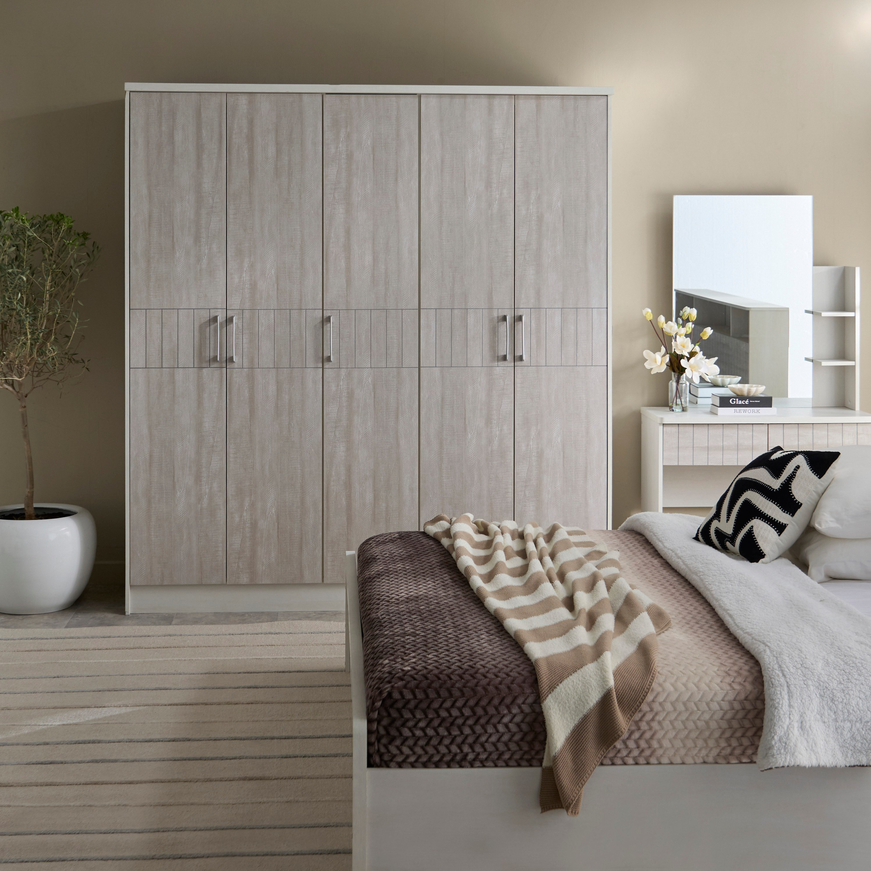 Movo Liverpool 5-Door Wardrobe-PROMO_HB_SA_HBX10_TH1000_NEW_031025-image-9