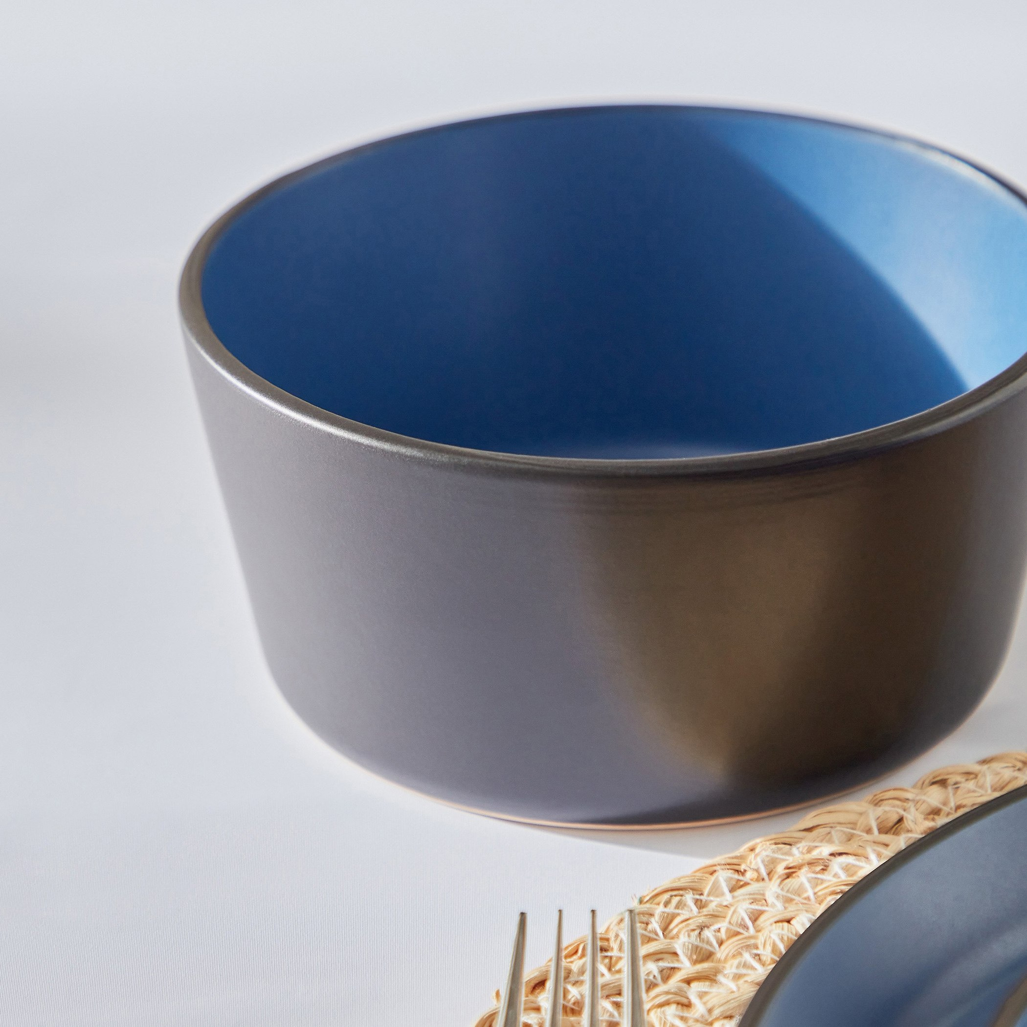 طقم عشاء من الخزف بلونين 18 قطعة من أوشين أوديسي-hbxhomeware-hbxkitchen-image-4