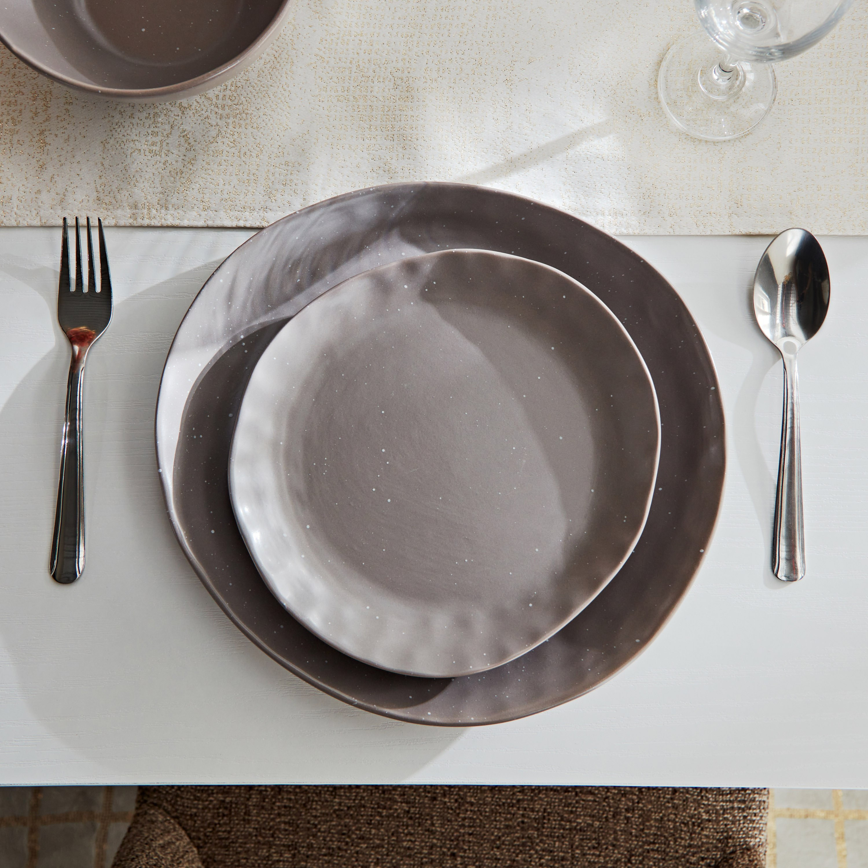 طقم عشاء خزف بلونين 18 قطعة من سيرينيتي-hbxhomeware-hbxkitchen-image-2