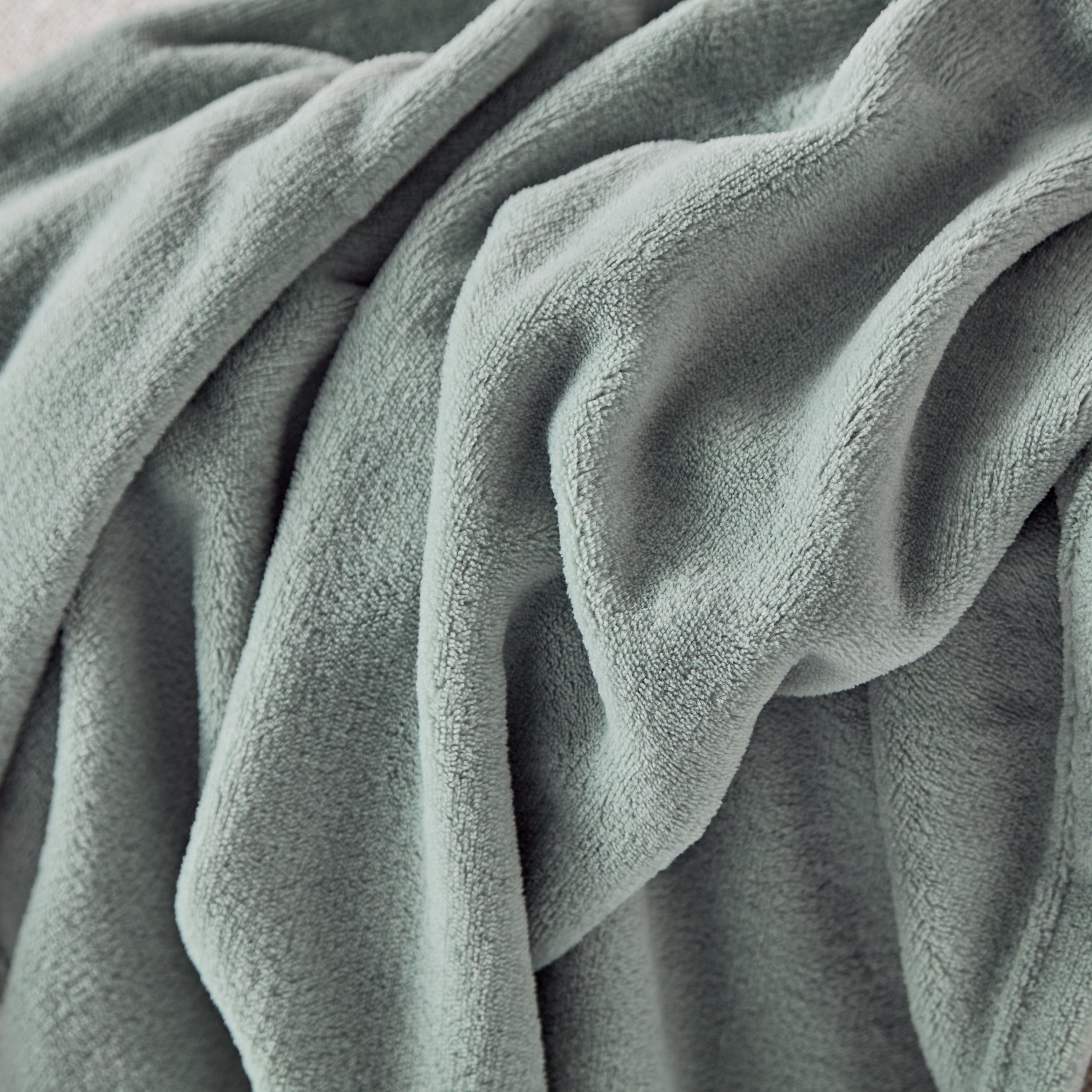 بطانيّة خفيفة صوف كورال سادة من أونتاريو - 170x120 سم-hbxhomeware-hbxbedroom-image-3