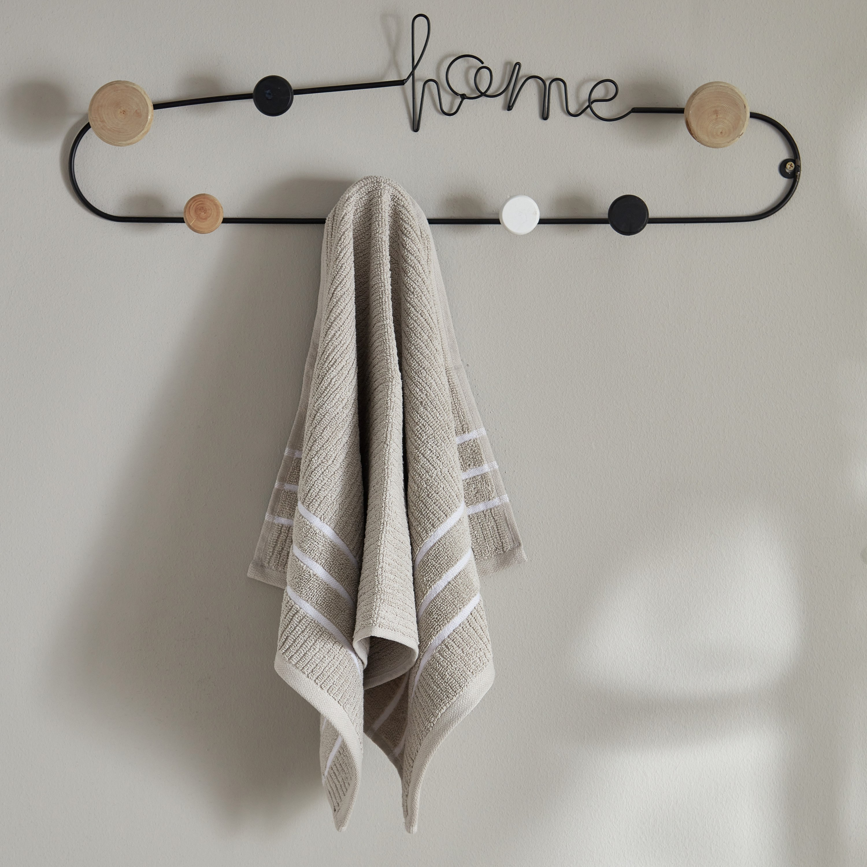 منشفة يد قطن مضلّعة من ماتيو - 70x40 سم-hbxbathroom-bathroomtextiles-image-1
