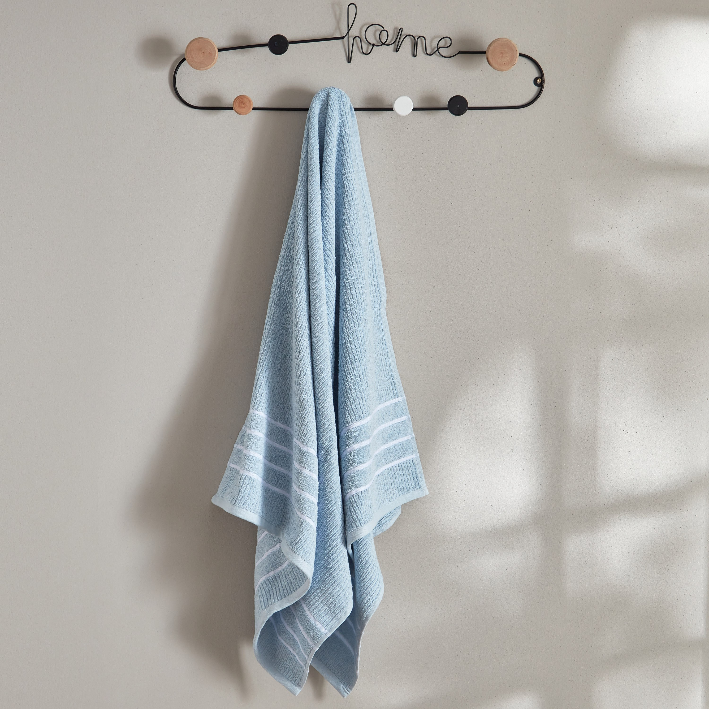 منشفة استحمام قطني مضلعة من ماتيو - 136x68 سم-hbxbathroom-bathroomtextiles-image-1
