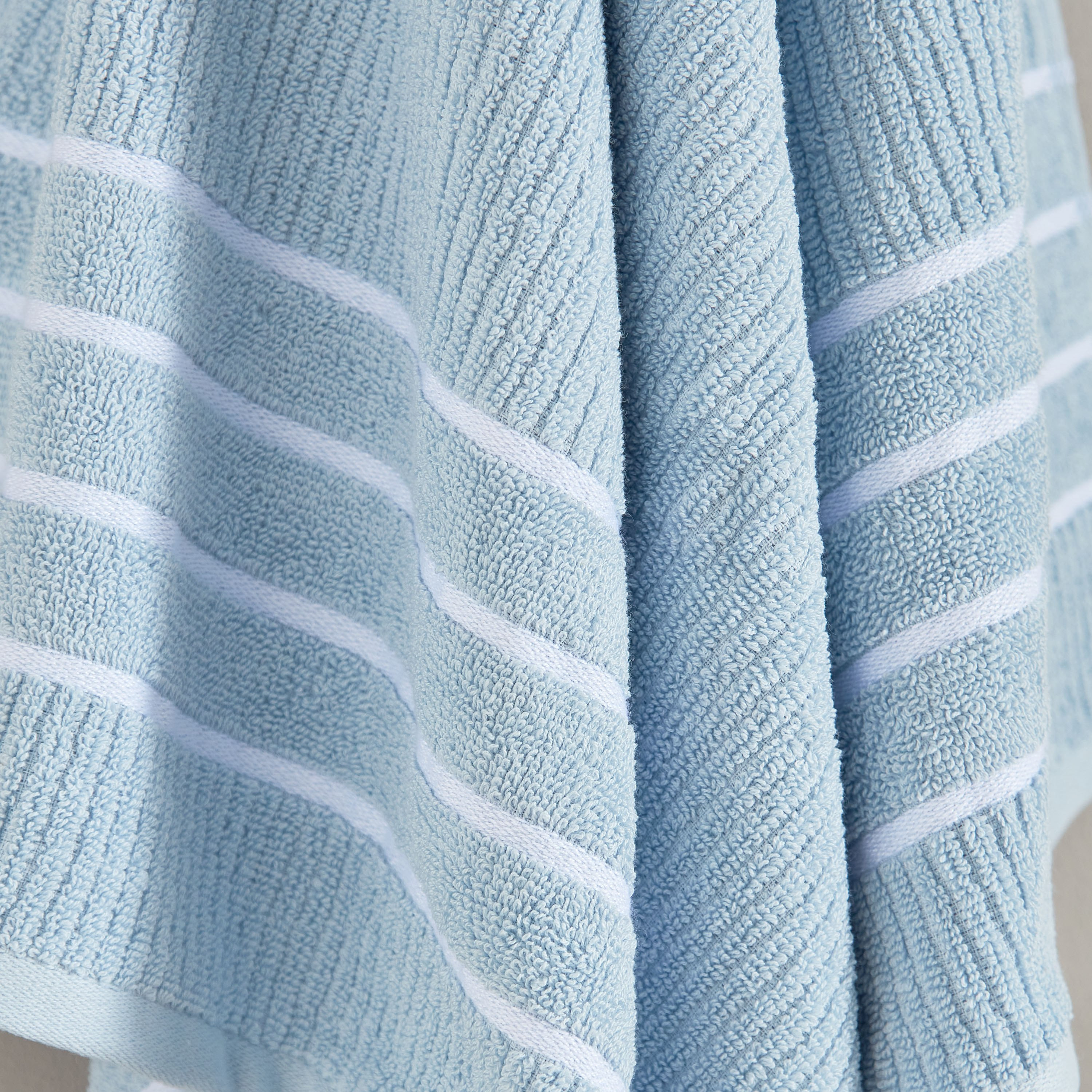 منشفة استحمام قطني مضلعة من ماتيو - 136x68 سم-hbxbathroom-bathroomtextiles-image-3