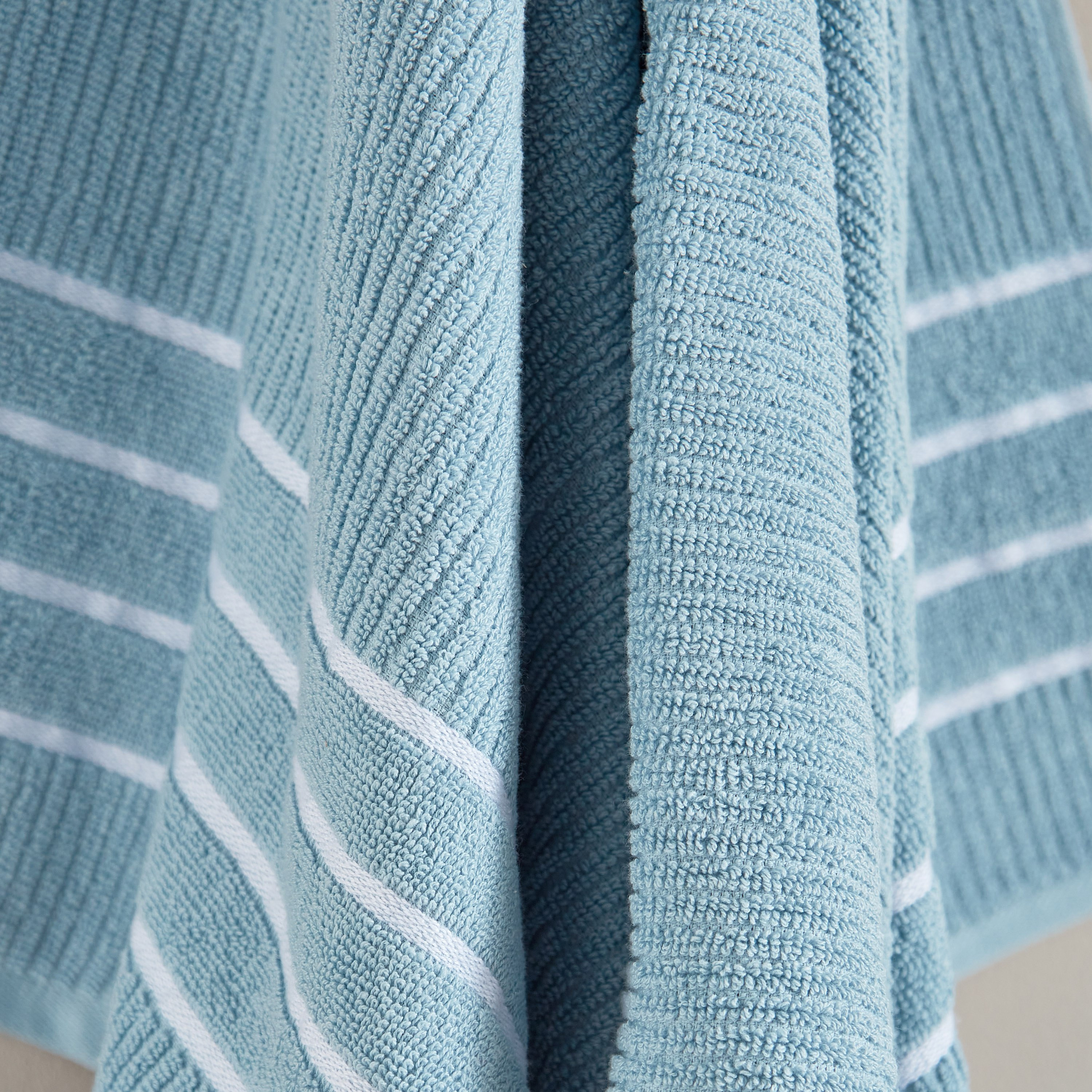 منشفة استحمام قطني مضلعة من ماتيو - 136x68 سم-hbxbathroom-bathroomtextiles-image-3