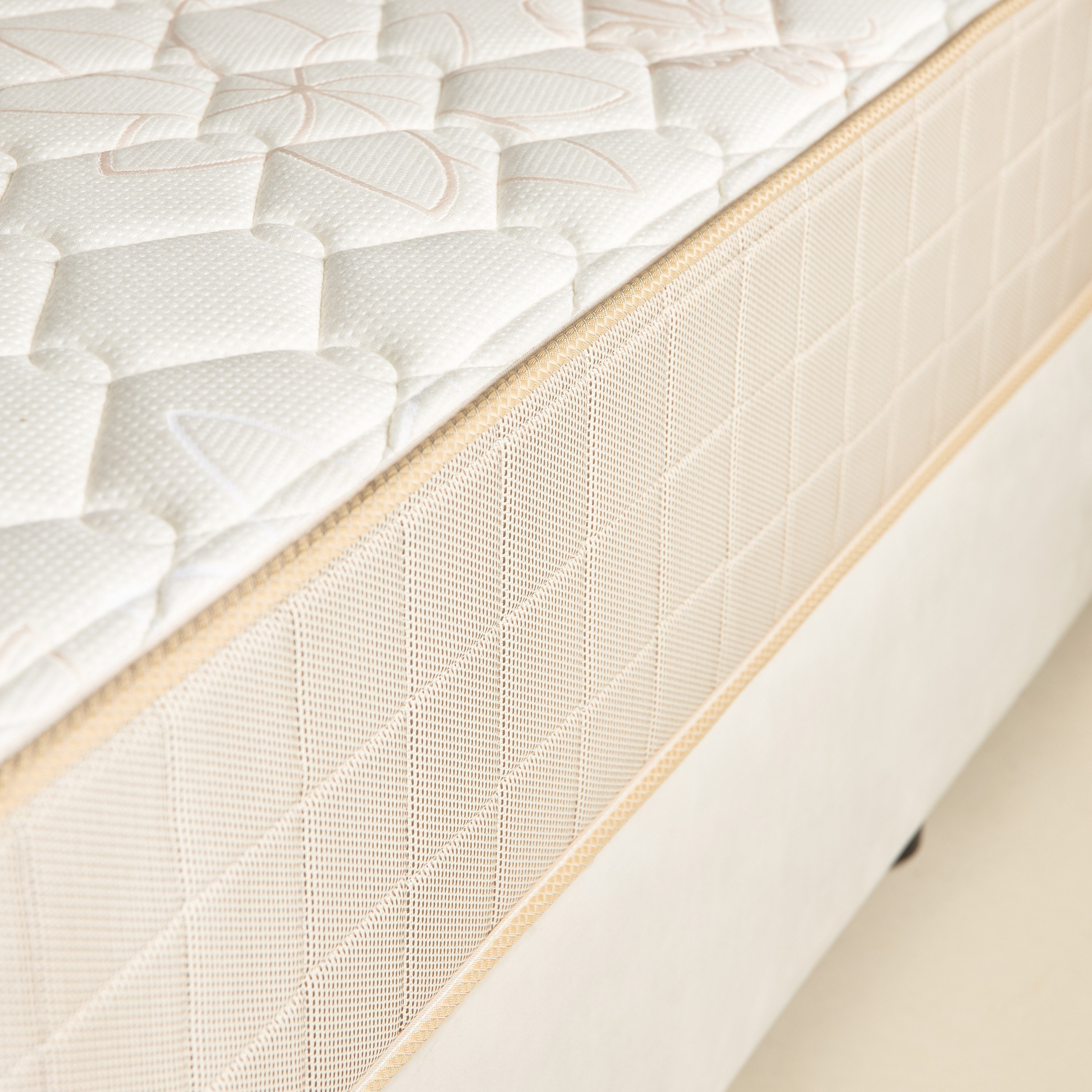 SleepLuxe iRoyal Visco Medium Firm Memory Foam Pocket Spring Single Mattress - 90x190x25 cm-hbxfurniture-bedroom-mattresses-single-image-8