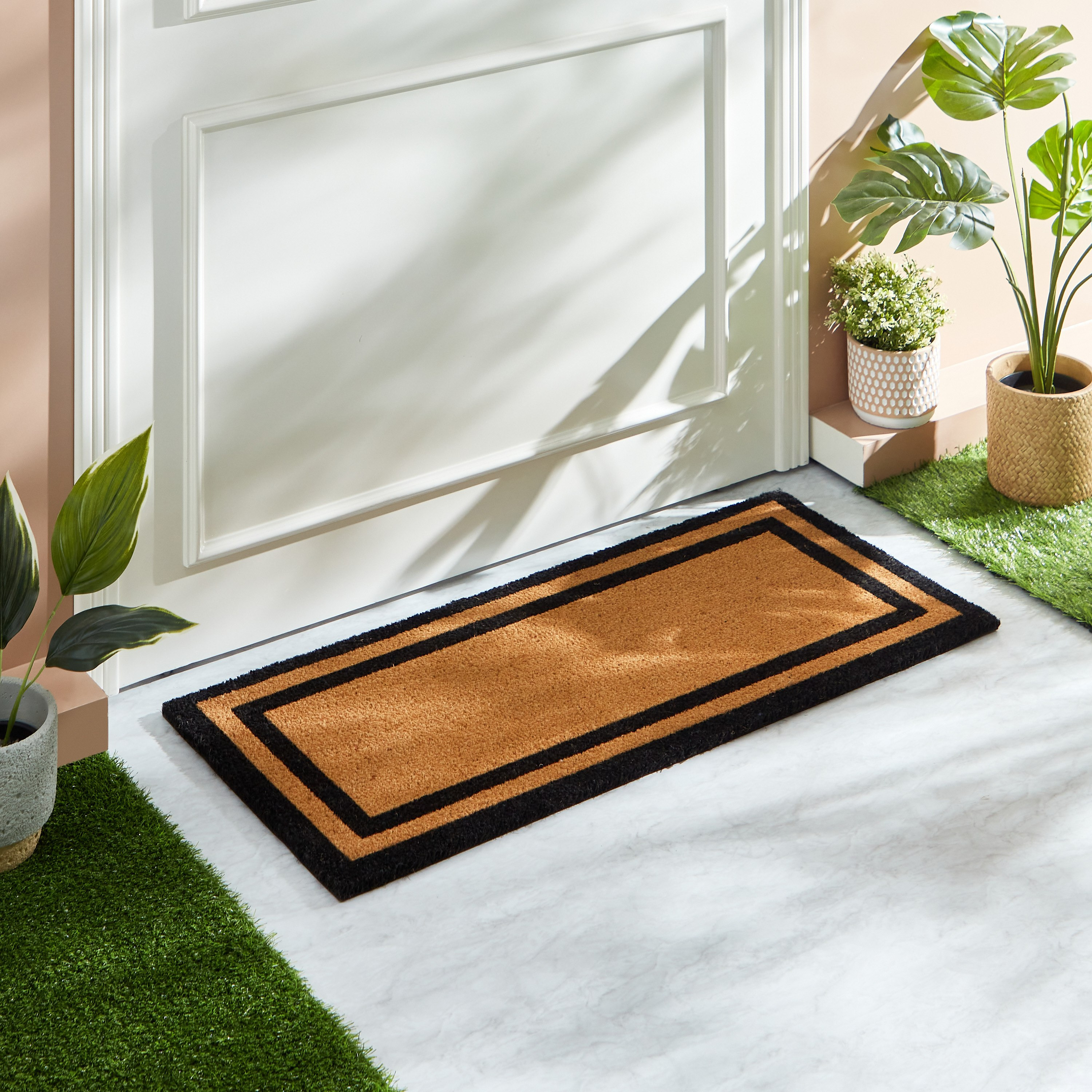 سجادة باب من ألياف جوز الهند بظهر بي في سي وطبعات - 45x100 سم-hbxhomeware-hbxlivingroom-image-1