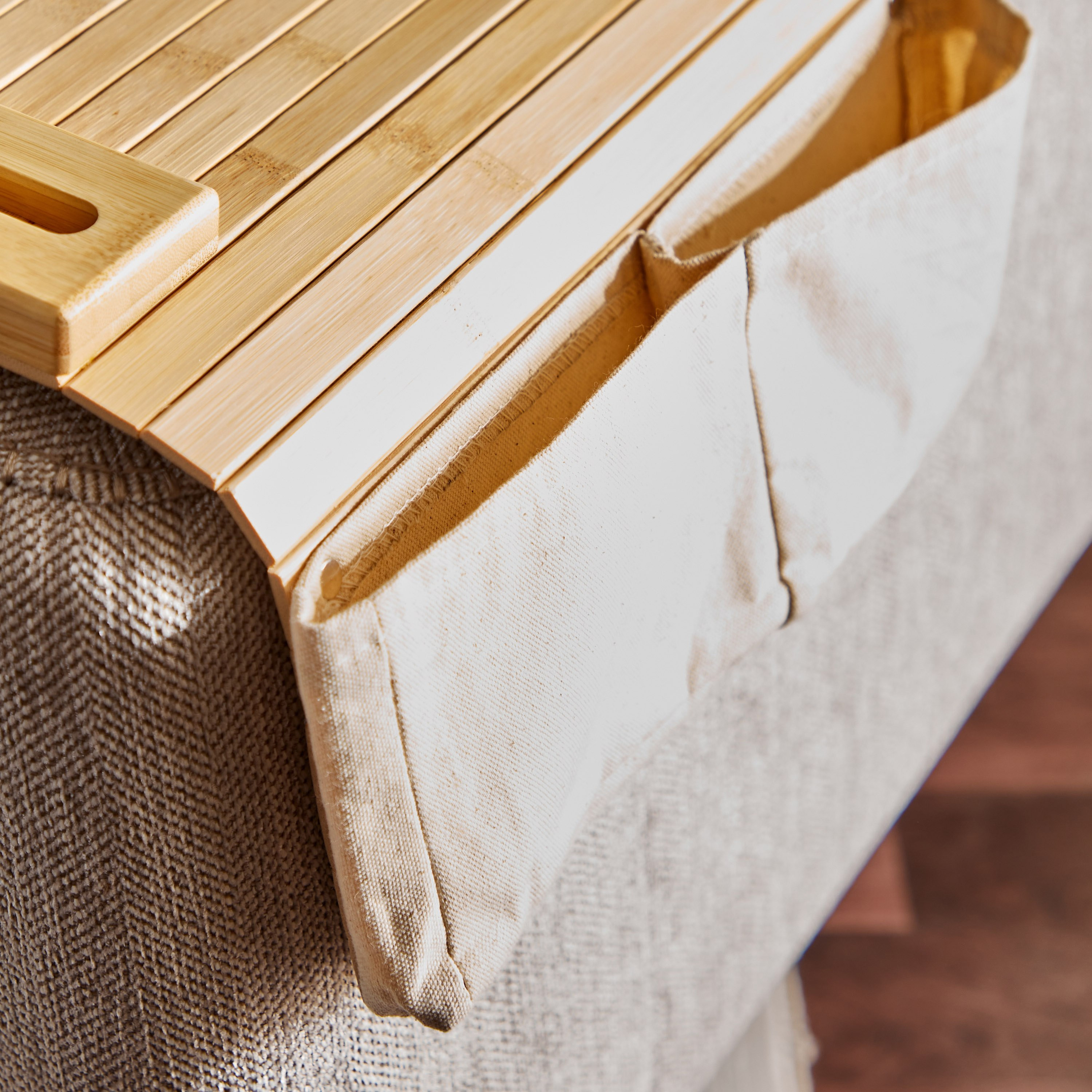 لبادة مسند ذراع الكنبة مع حامل هاتف نقال من إتش بي إس أو - 46x32 سم-hbxdecorandfurnishings-homeaccessories-novelties-image-4