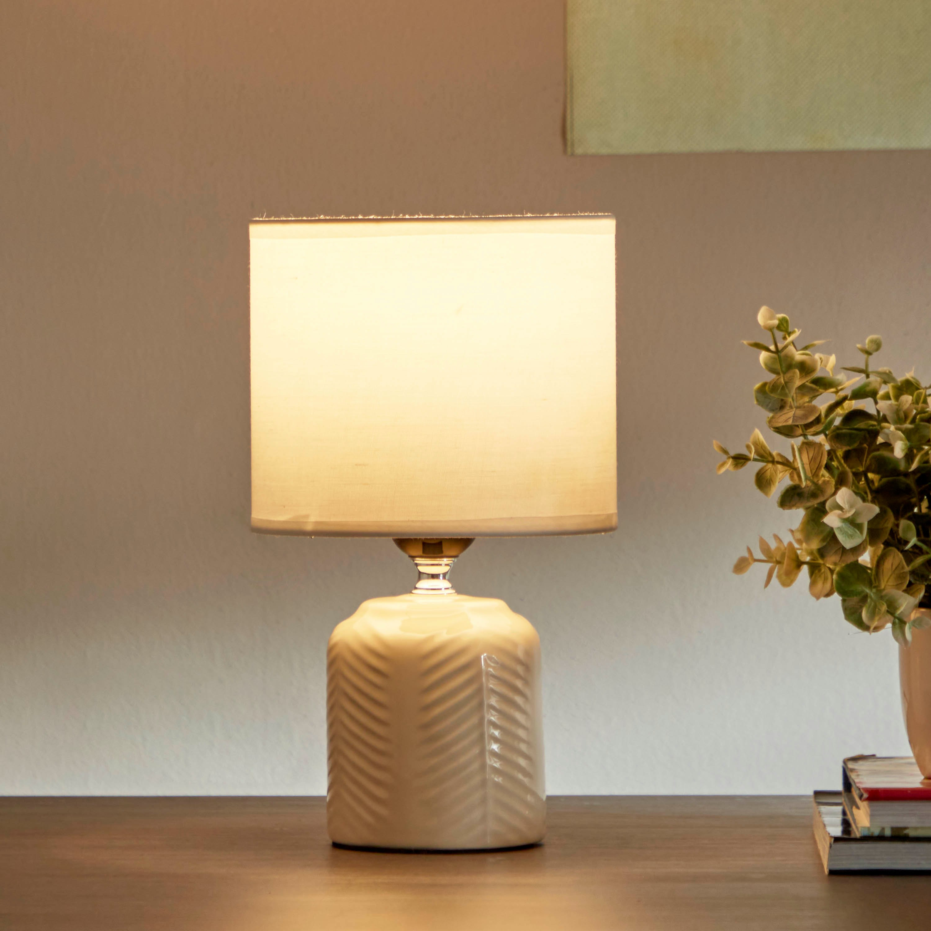 مصباح طاولة سيراميك من سكايلر - 15x15x30 سم-hbxlivingroom-lighting-tablelamps-image-2