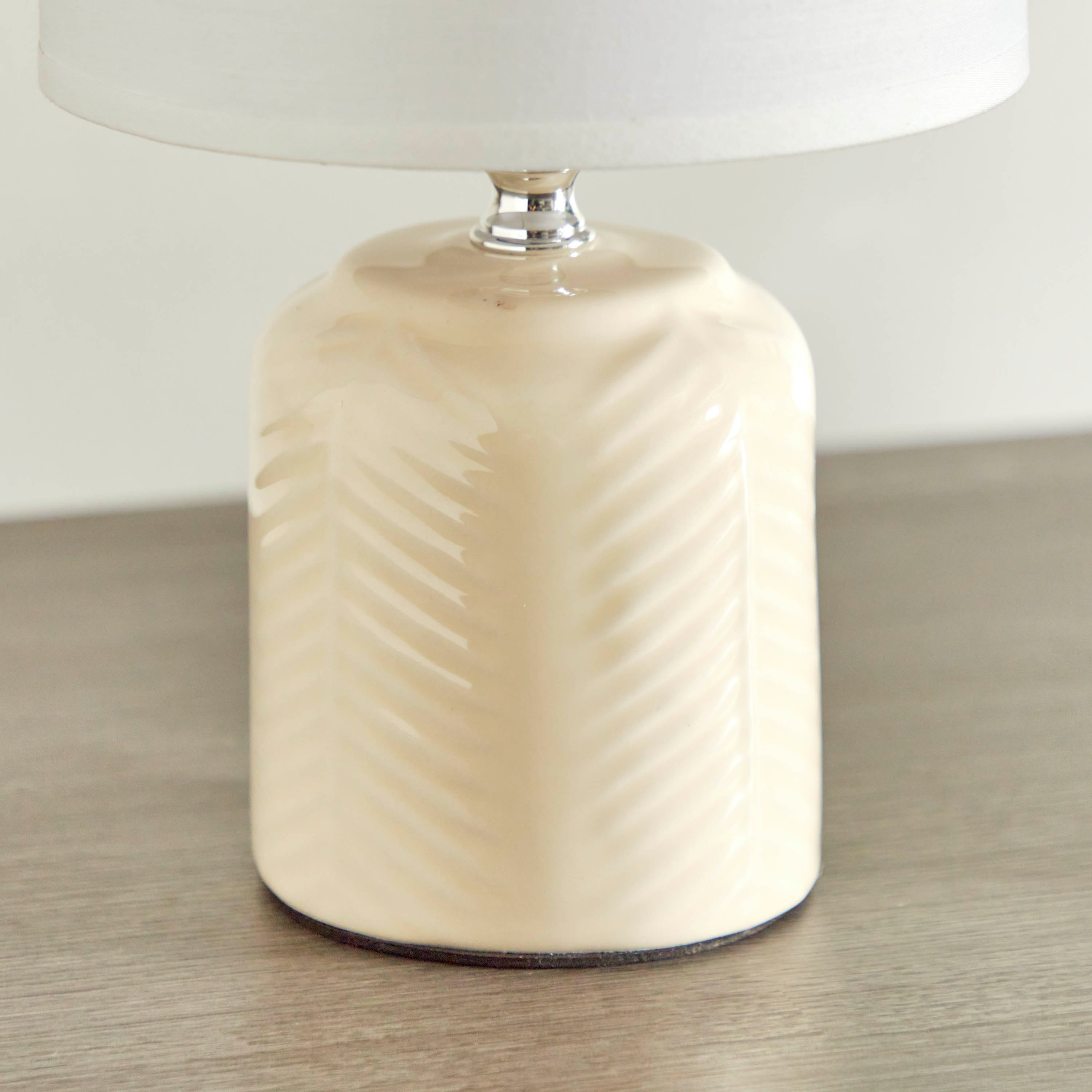 Cream ceramic store table lamp