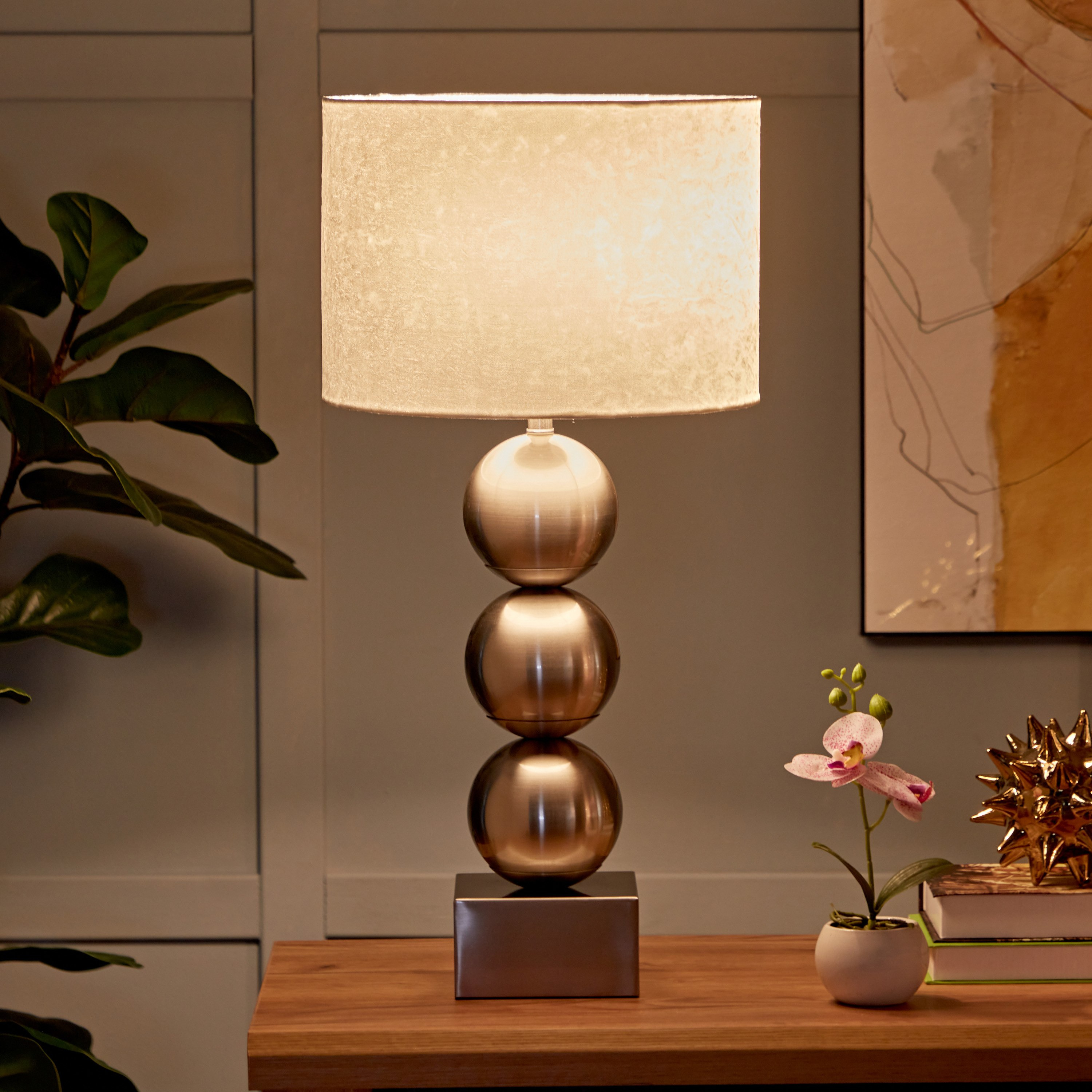 مصباح طاولة معدن بمظلة عصرية من ماريانا - 69 سم-hbxbedroom-lighting-tablelamps-image-2