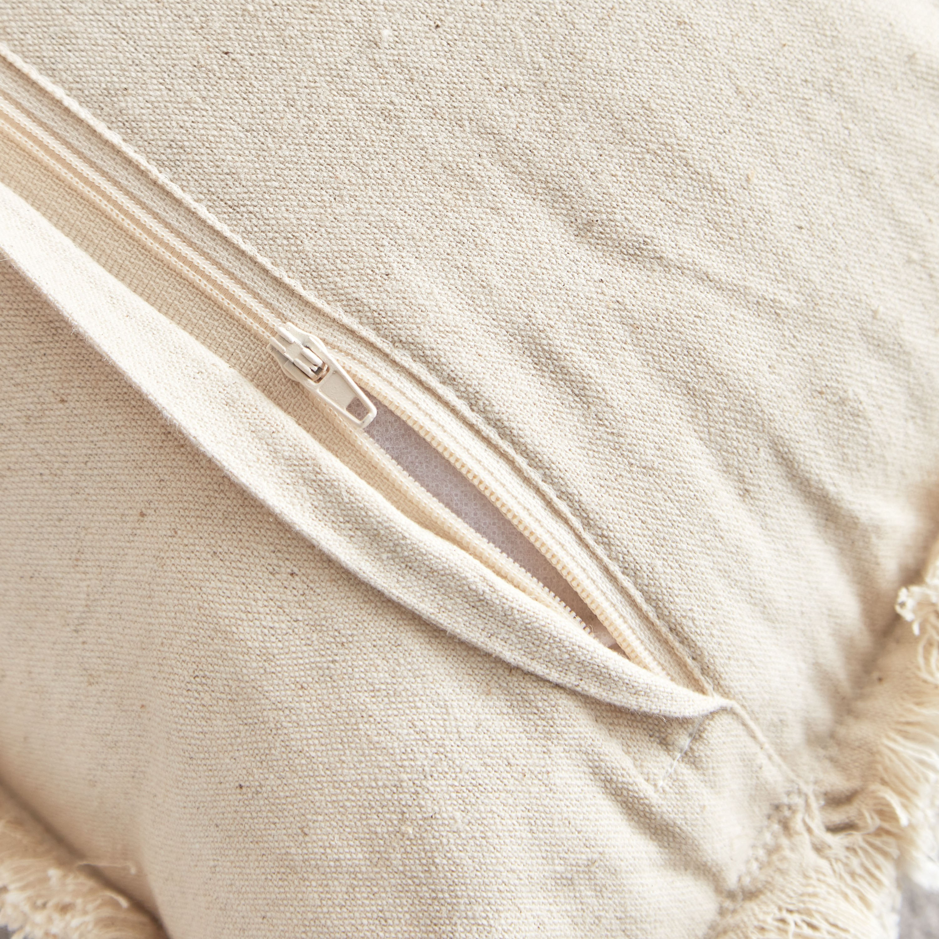 غطاء وسادة بارز الملمس من دراب - 45x45 سم-hbxhomeware-cushionsandcovers-cushioncovers-image-4