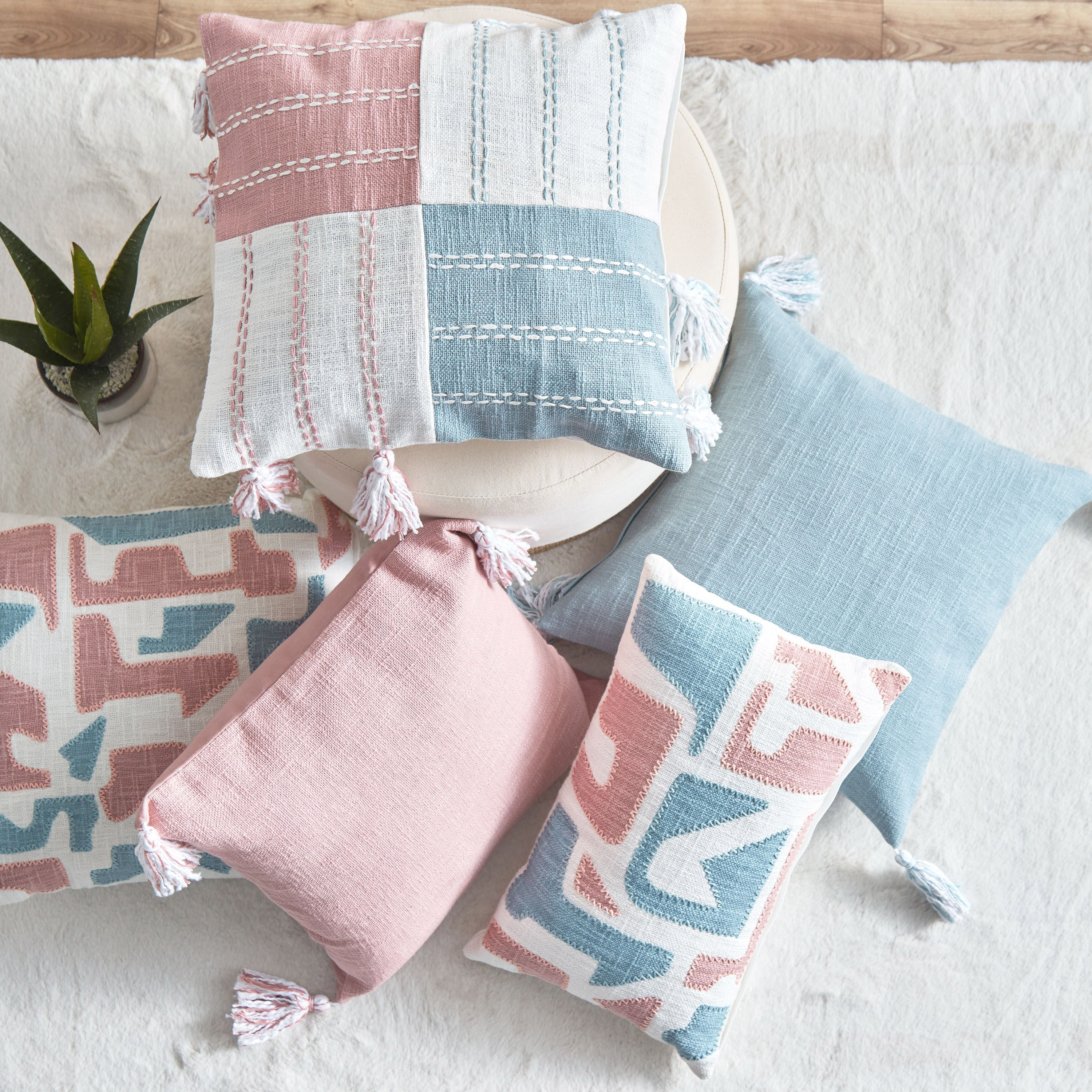 غطاء وسادة بقوالب ملونة وشرابات من آيج - 45x45 سم-hbxhomeware-cushionsandcovers-cushioncovers-image-5