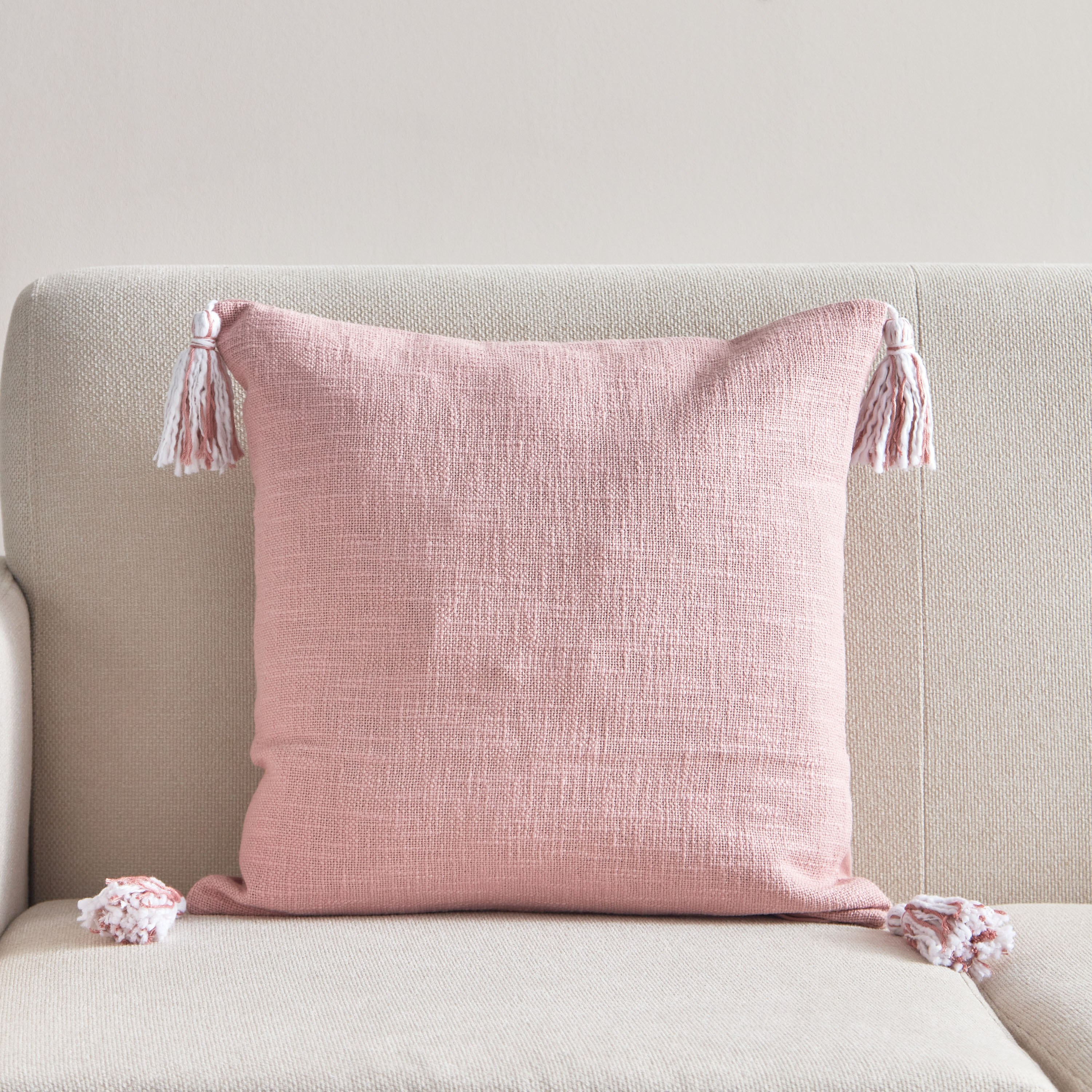 غطاء وسادة سادة بشرابات من آيج - 45x45 سم-PROMO_HB_AE_B1G1_250925-image-1