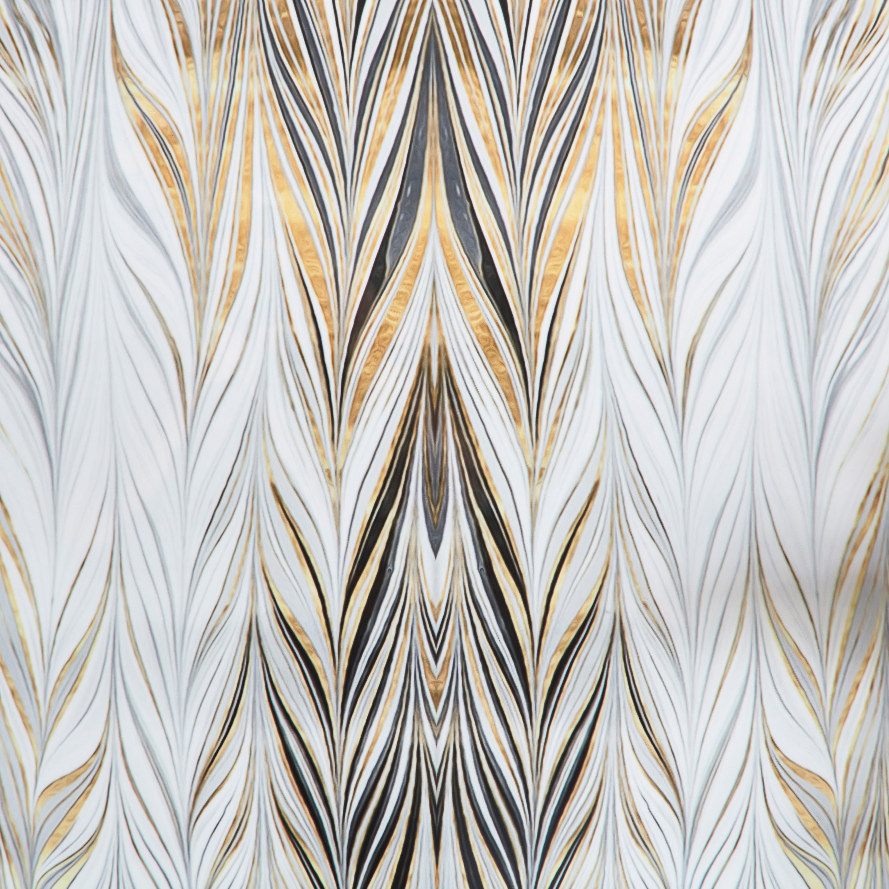 لوحة مؤطّرة بسطح لامع من كيشا - 70x50 سم-hbxhomeware-hbxdecorandfurnishings-image-3