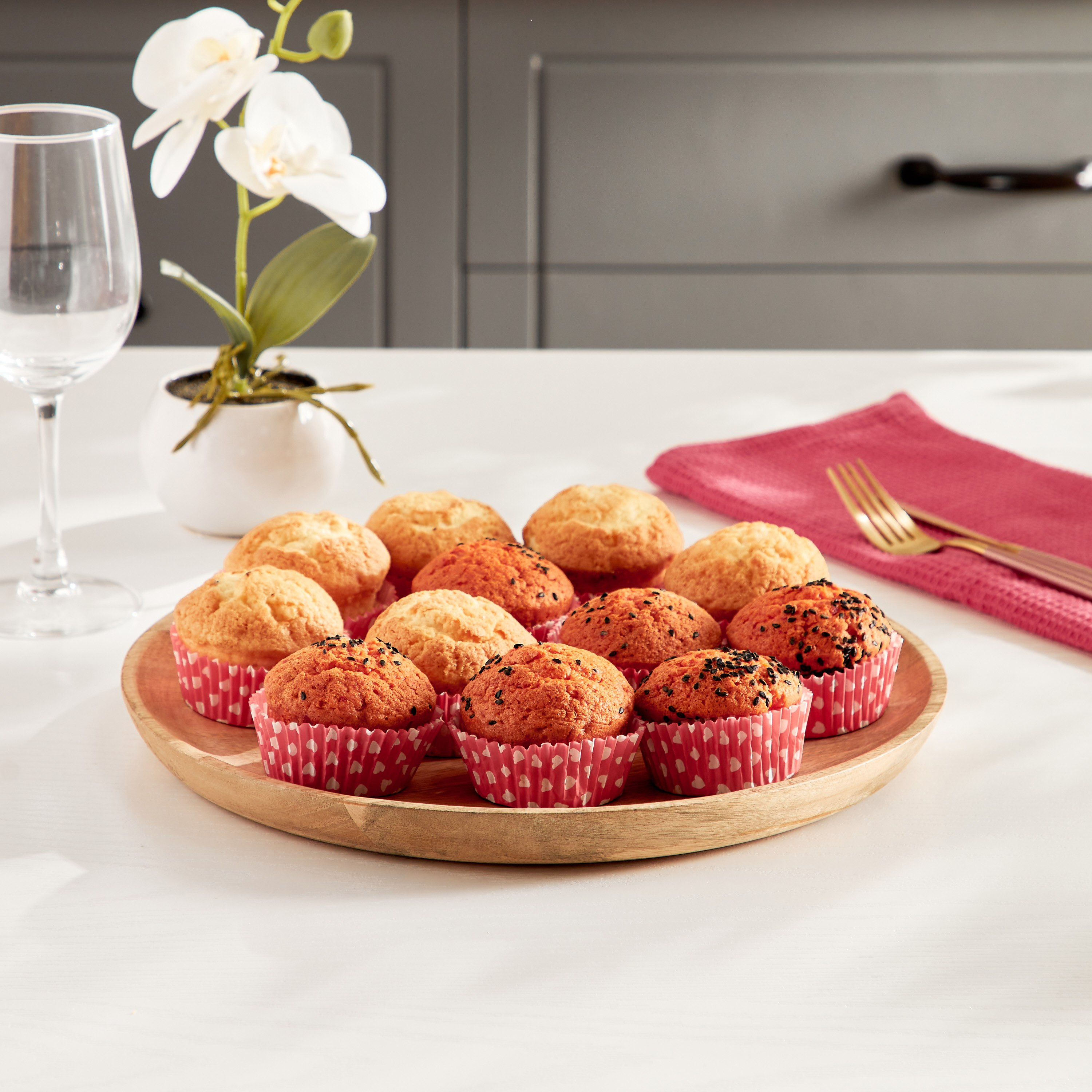 طقم قوالب كب كيك 80 قطعة بطبعات قلب - 3.5x6.5 سم-hbxkitchen-bakeware-image-3