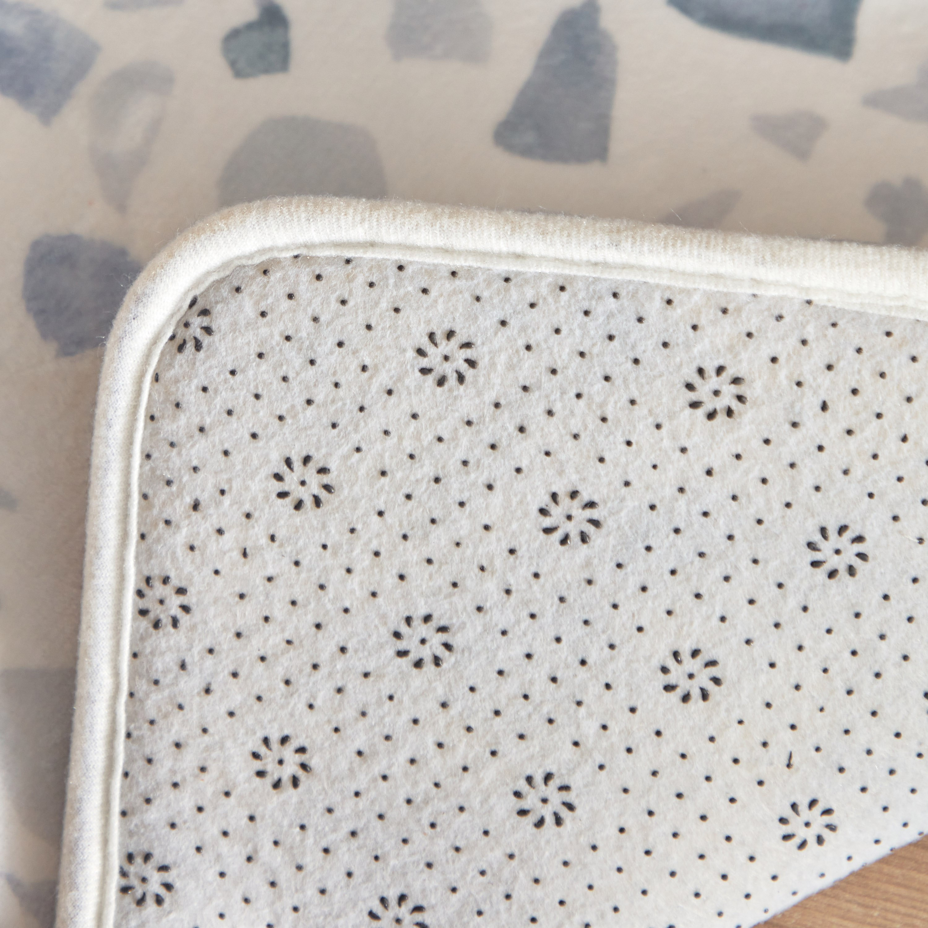سجادة حمام فوم بطبعات من أوستن ويلا - 35x55 سم-hbxbedroom-floorcoverings-bathmats-image-4