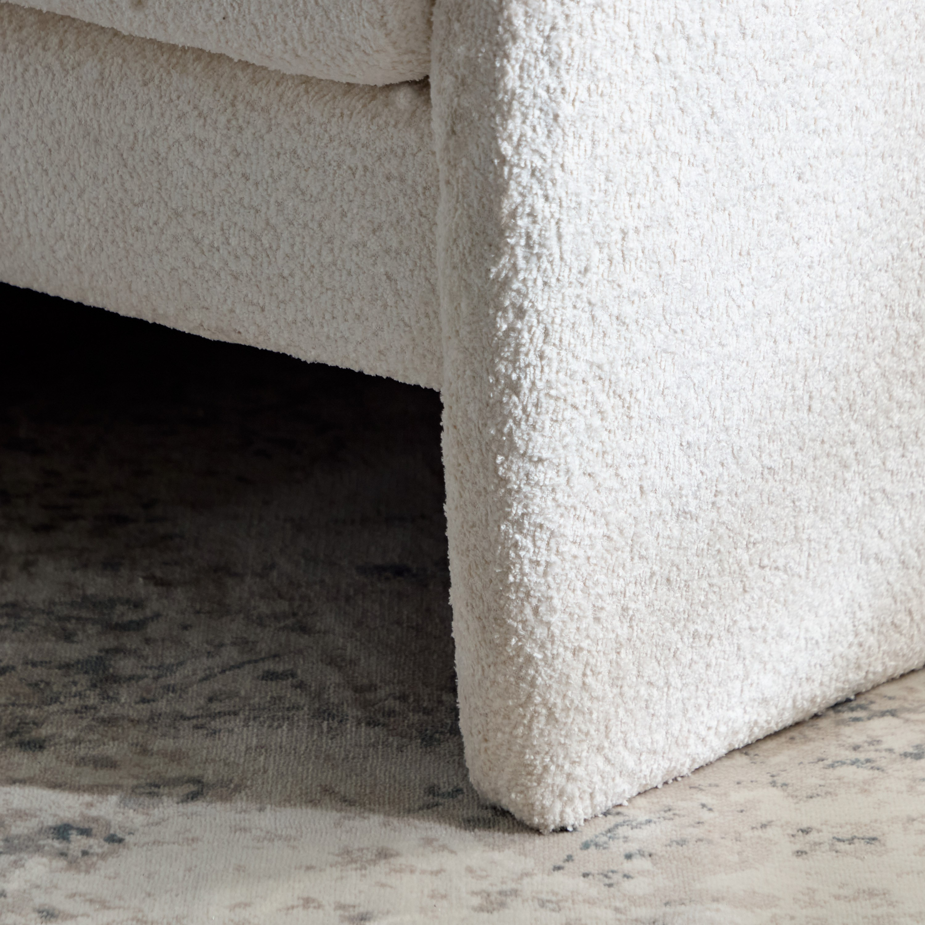 كرسي قماش بمساند ذراعين من سيندي-hbxlivingroom-sofasandarmchairs-easychairs-image-8