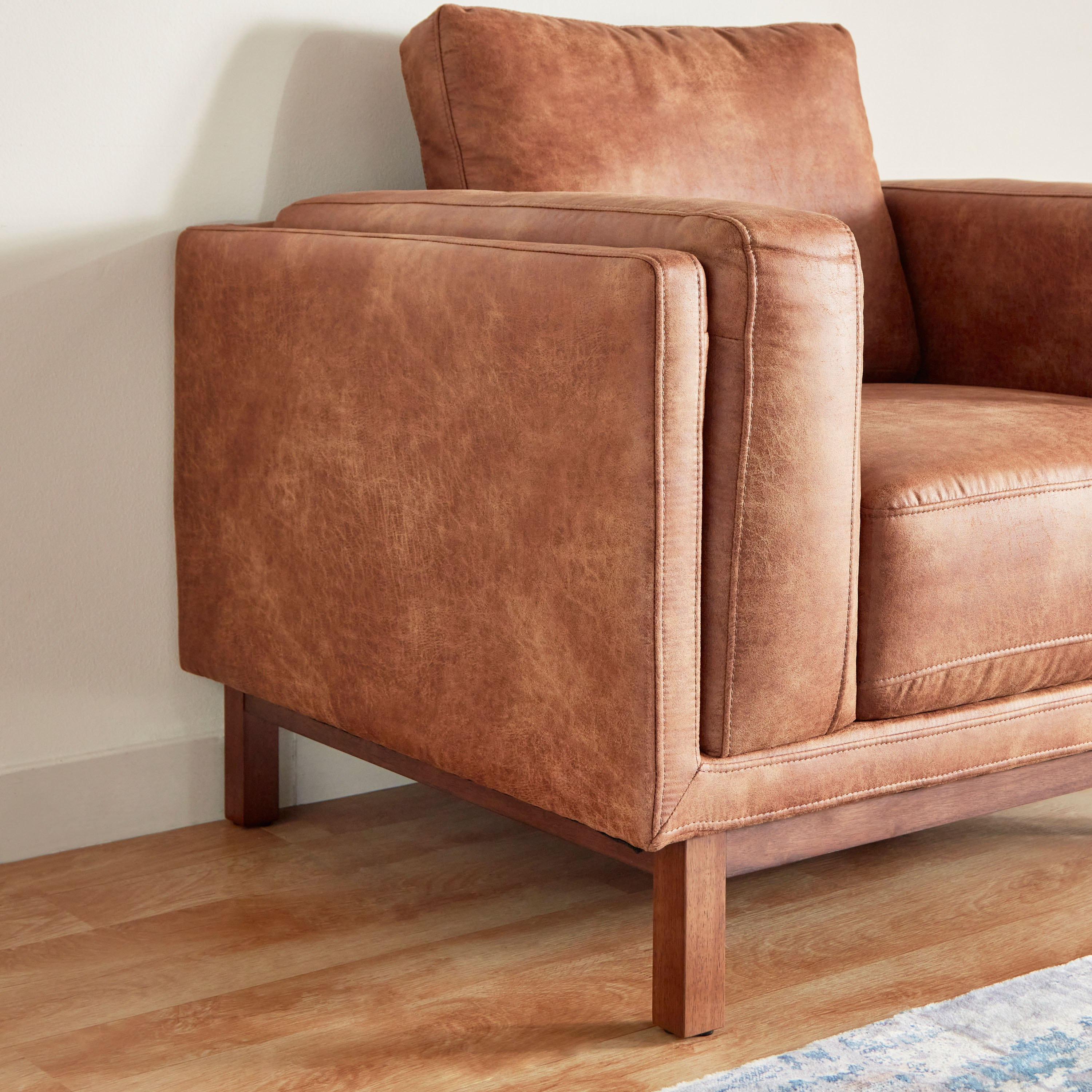 Saddle leather deals sofa