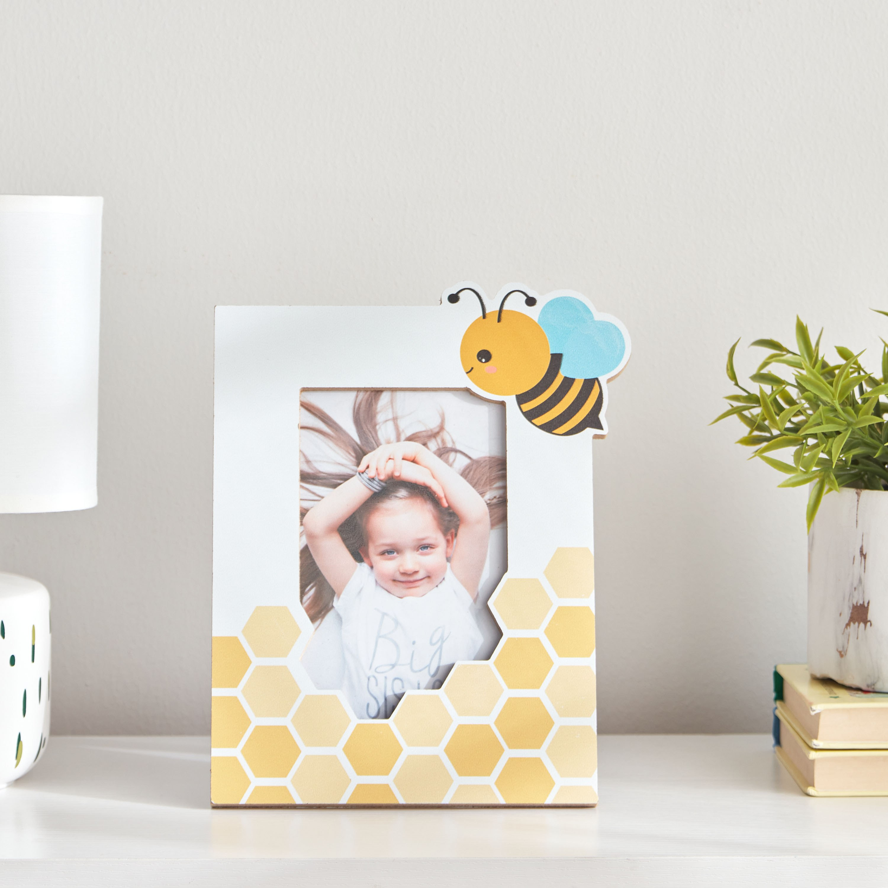 برواز صور من هرميون - 27x19x1.5 سم-hbxkidsandyouth-walldecor-photoframes-image-1