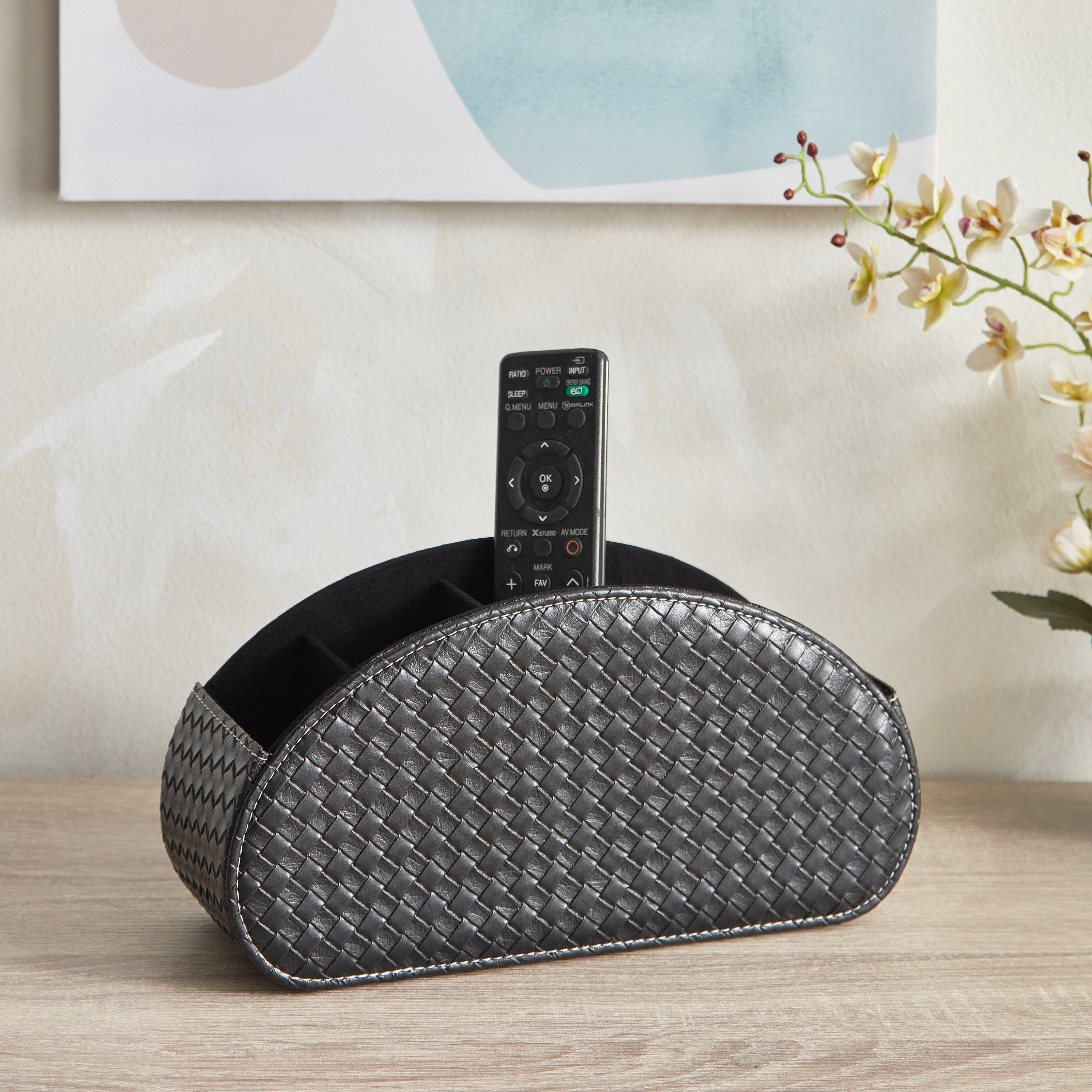 Nordic Leather Remote Holder - 30x10x15 cm-hbxdecorandfurnishings-homeaccessories-novelties-image-1