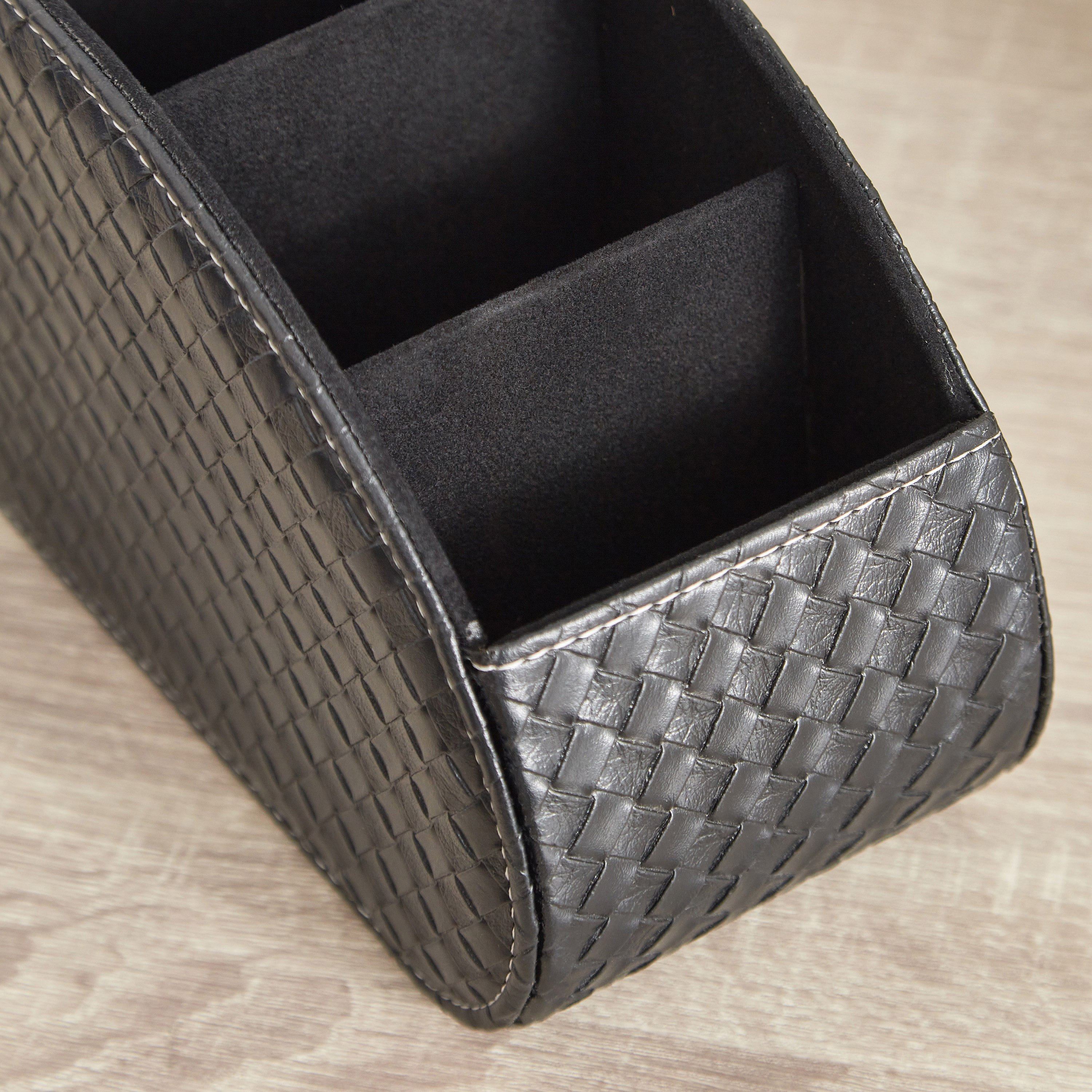 Nordic Leather Remote Holder - 30x10x15 cm-hbxdecorandfurnishings-homeaccessories-novelties-image-4